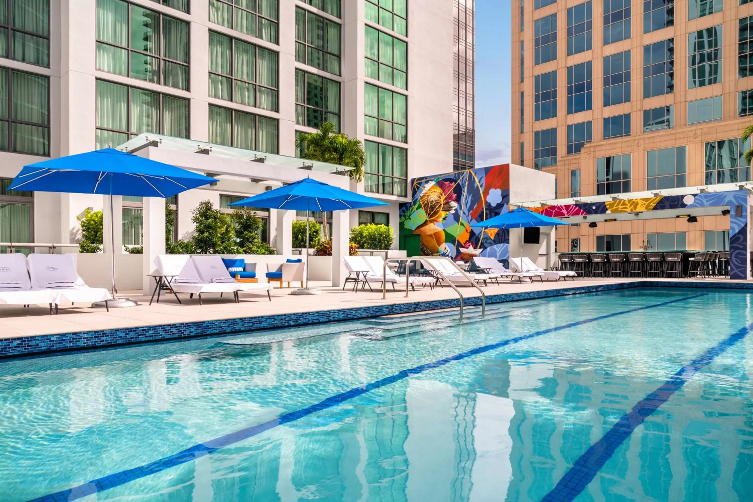 Swimming pool in Hyatt Centric Las Olas Fort Lauderdale