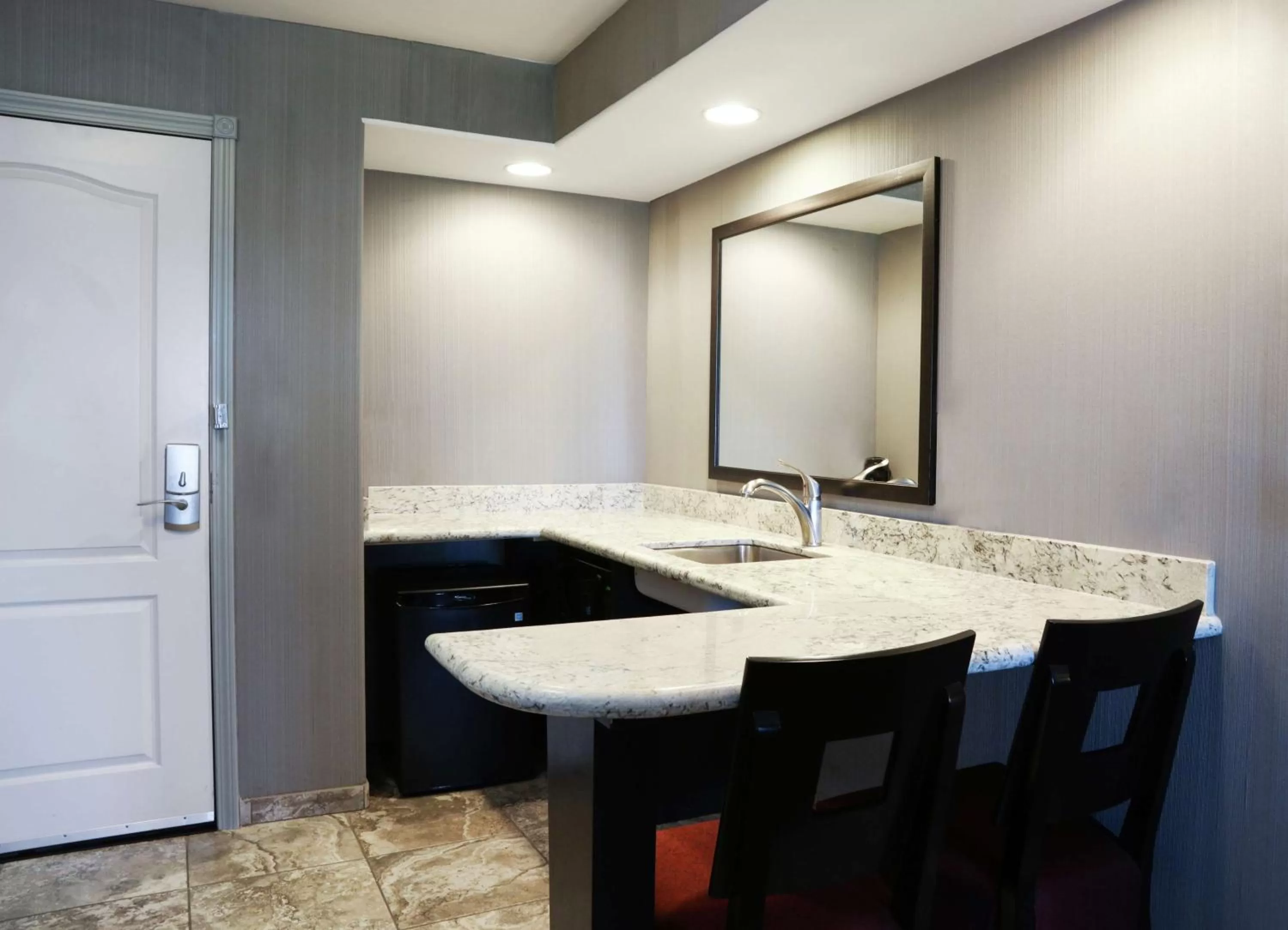Kitchen or kitchenette in Hampton Inn & Suites Temecula