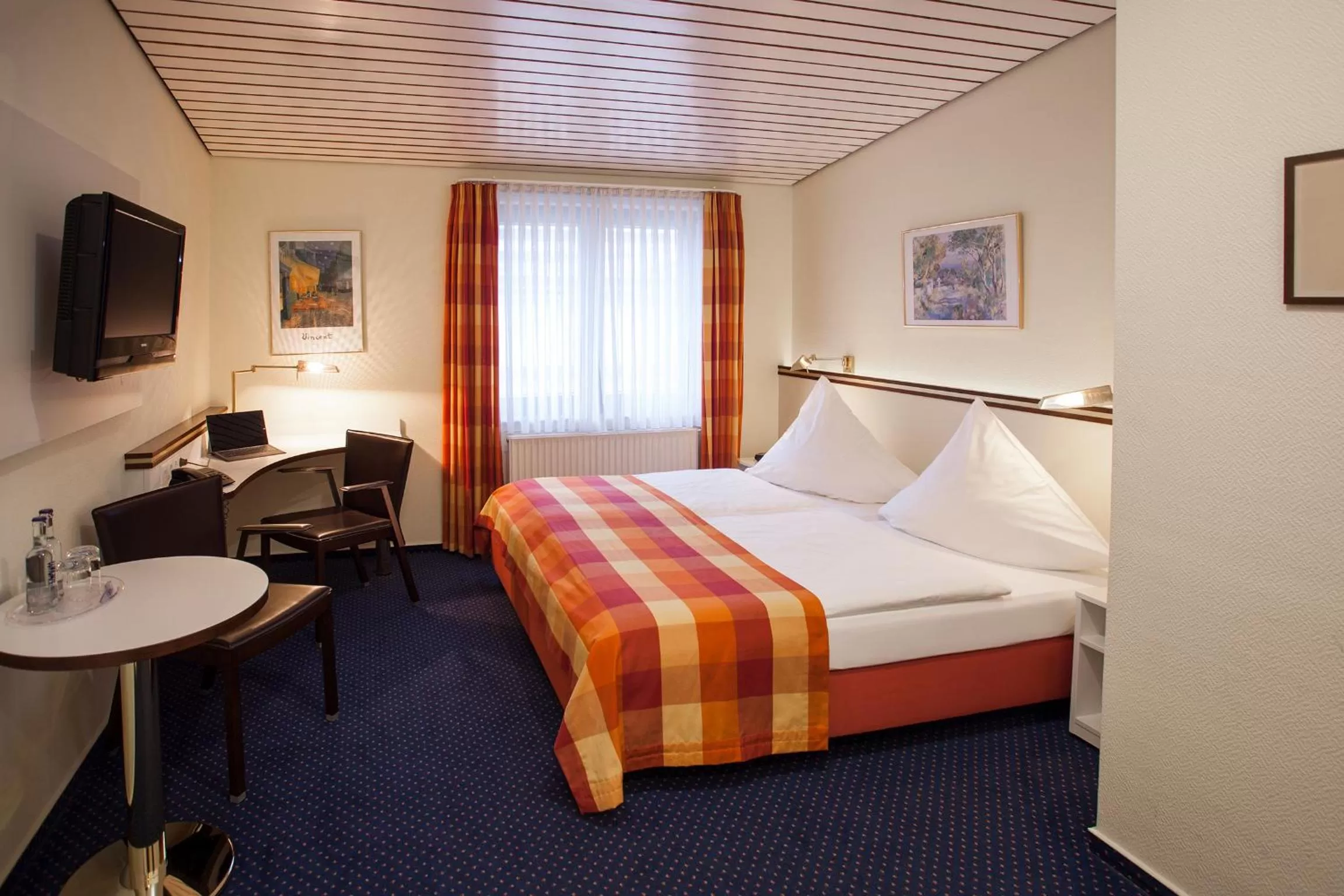 Photo of the whole room, Bed in Centro Hotel Goya Wolfsburg City, Trademark Collection by Wyndham