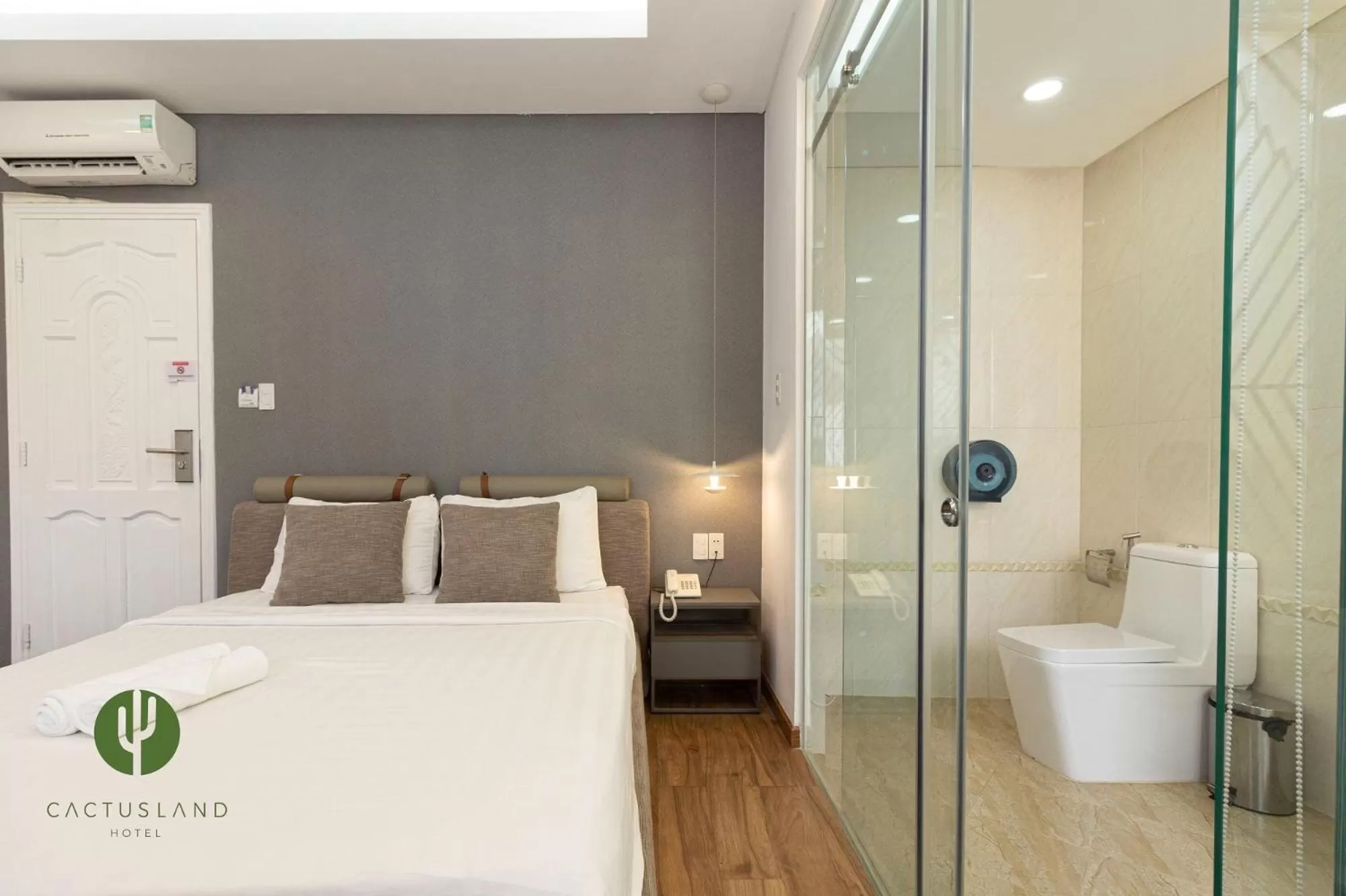 Bathroom, Bed in Cactusland Boutique Hotel