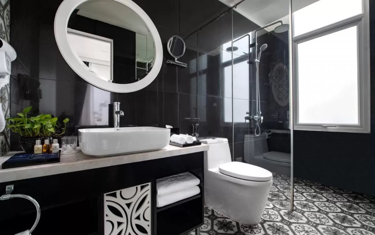 Shower, Bathroom in Victor Metropolis Hanoi Hotel & Rooftop Bar
