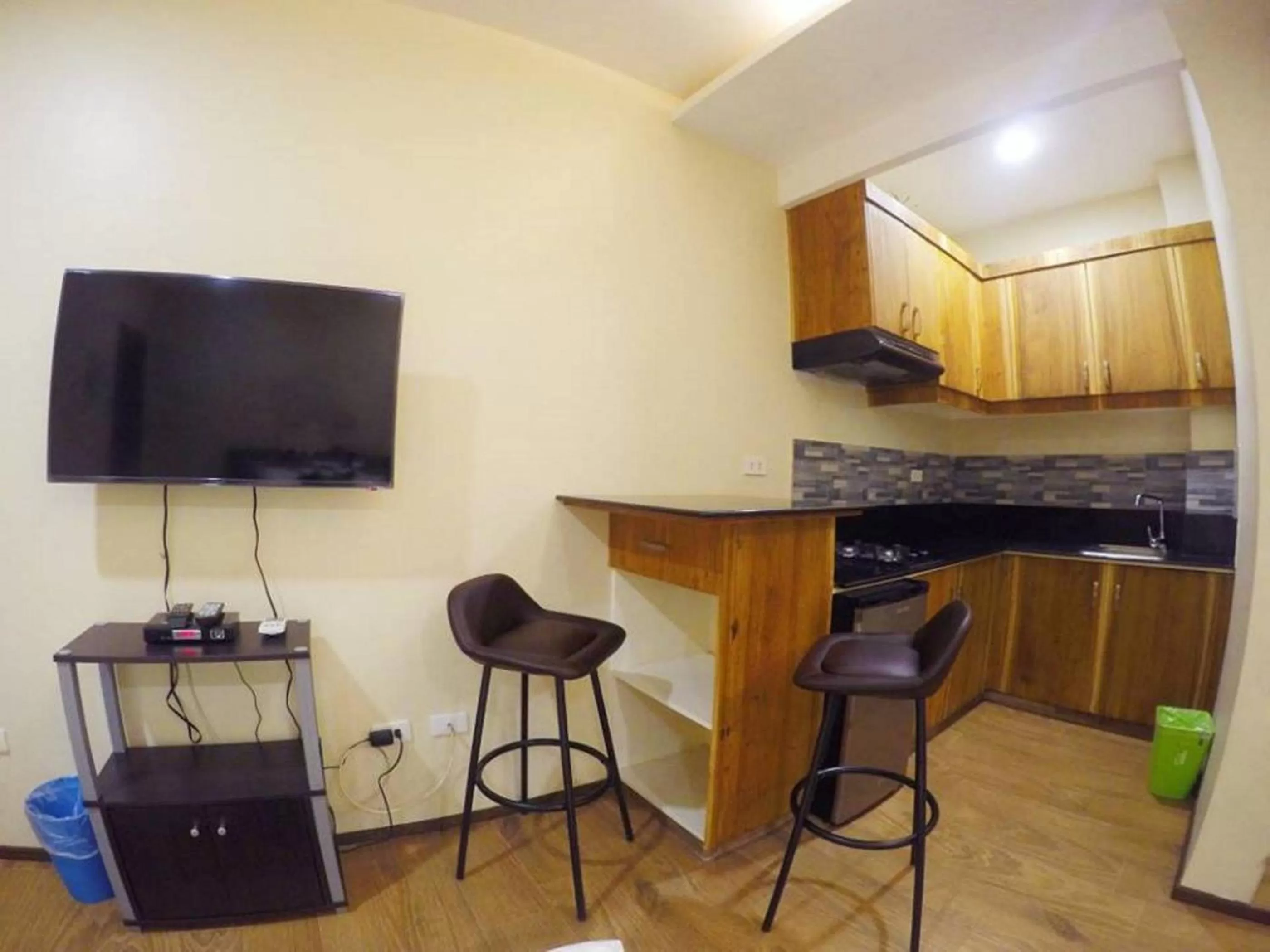 Shower in Golden Gate Suites