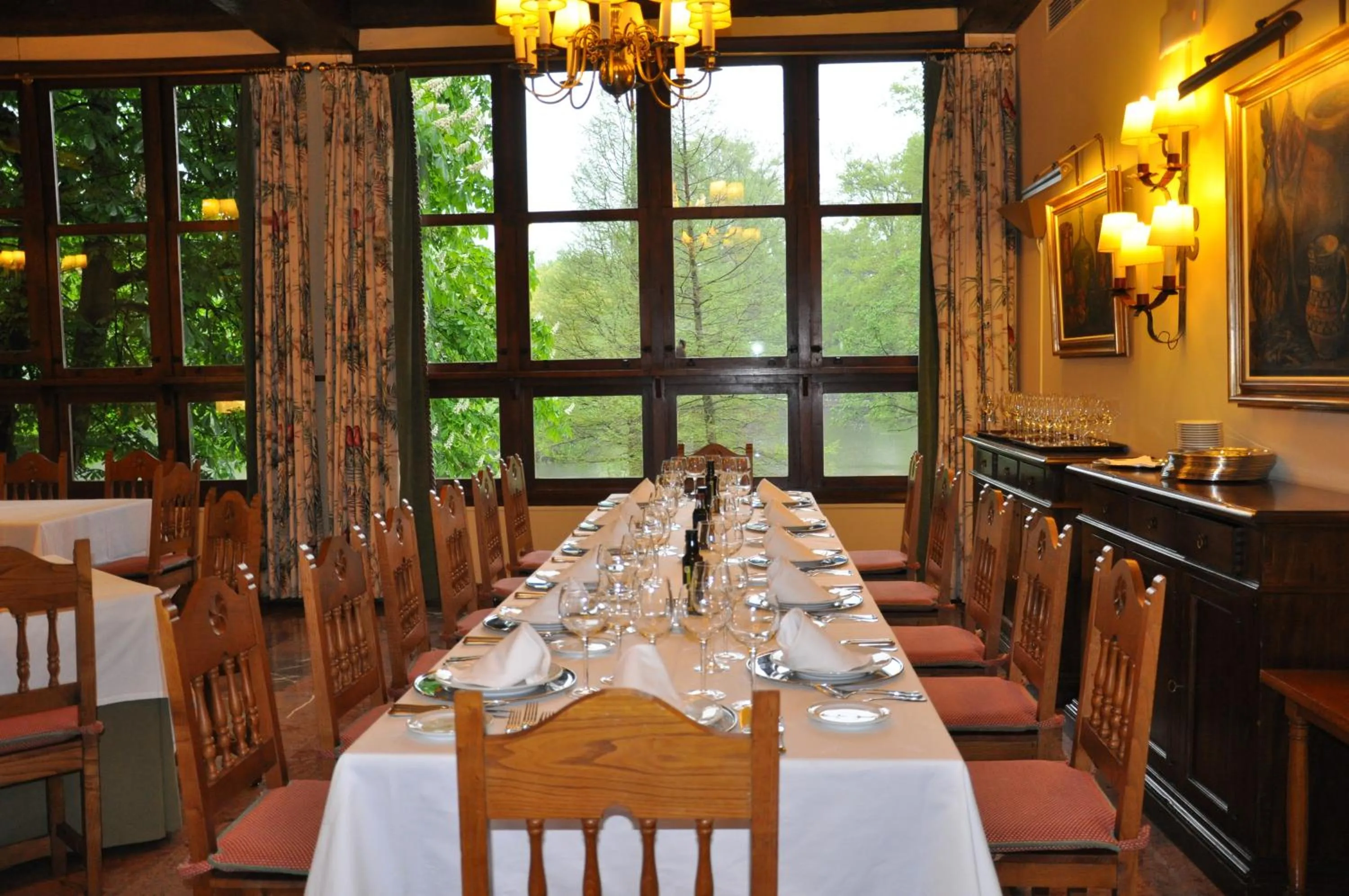 Restaurant/places to eat in Parador de Gijón