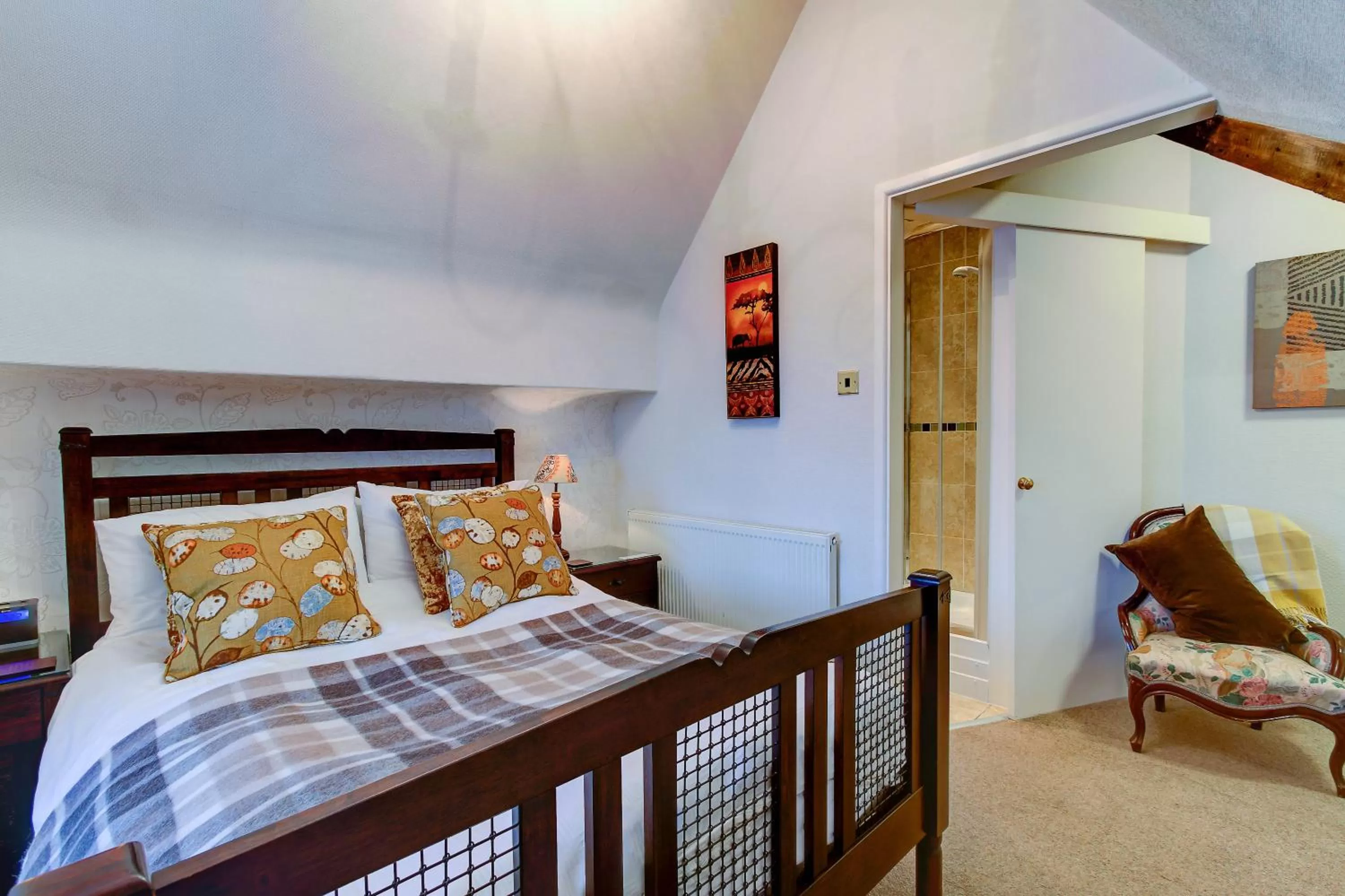 Bedroom, Bed in North Crest