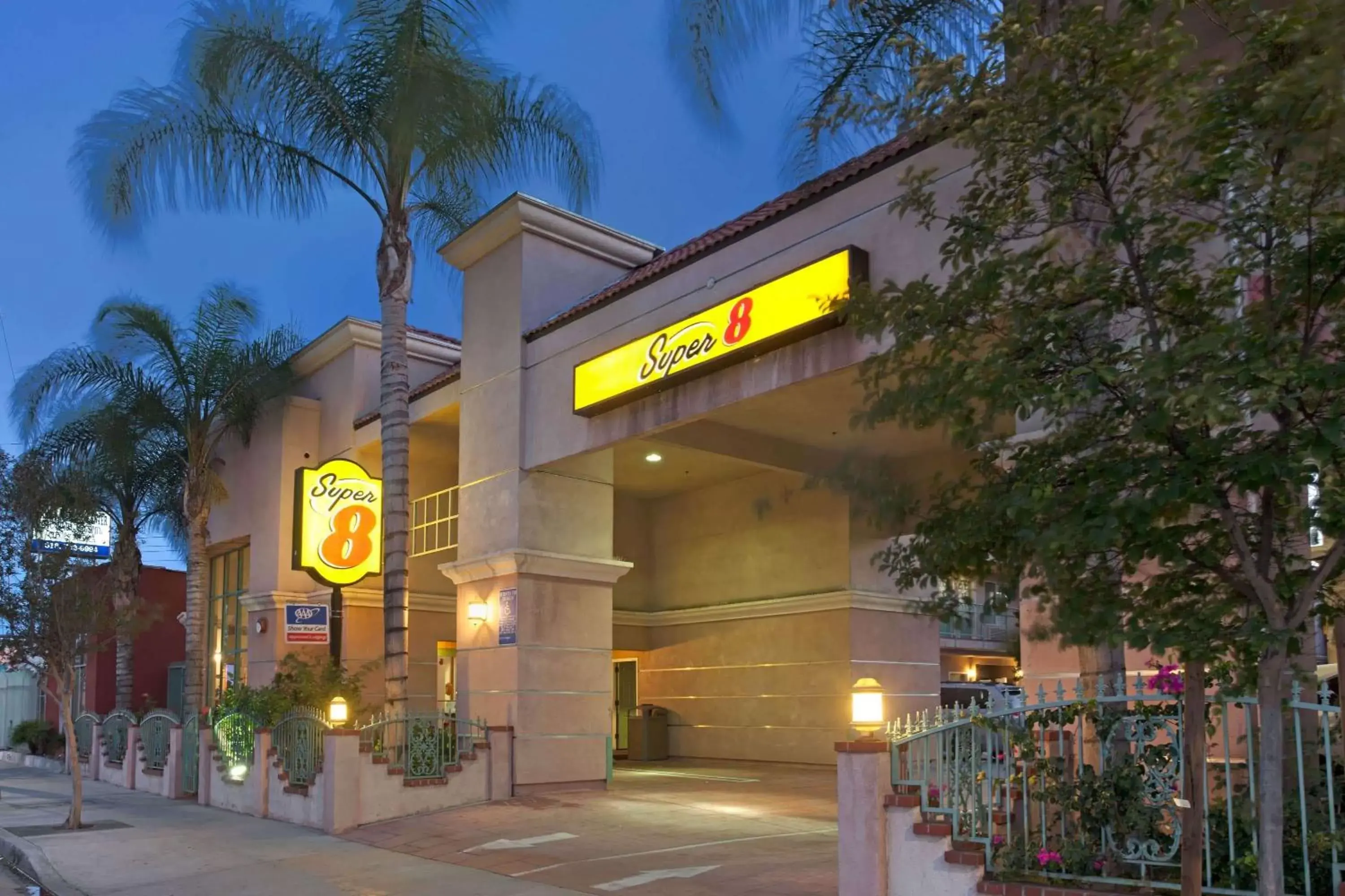 Super 8 by Wyndham North Hollywood Super 8 by Wyndham North Hollywood