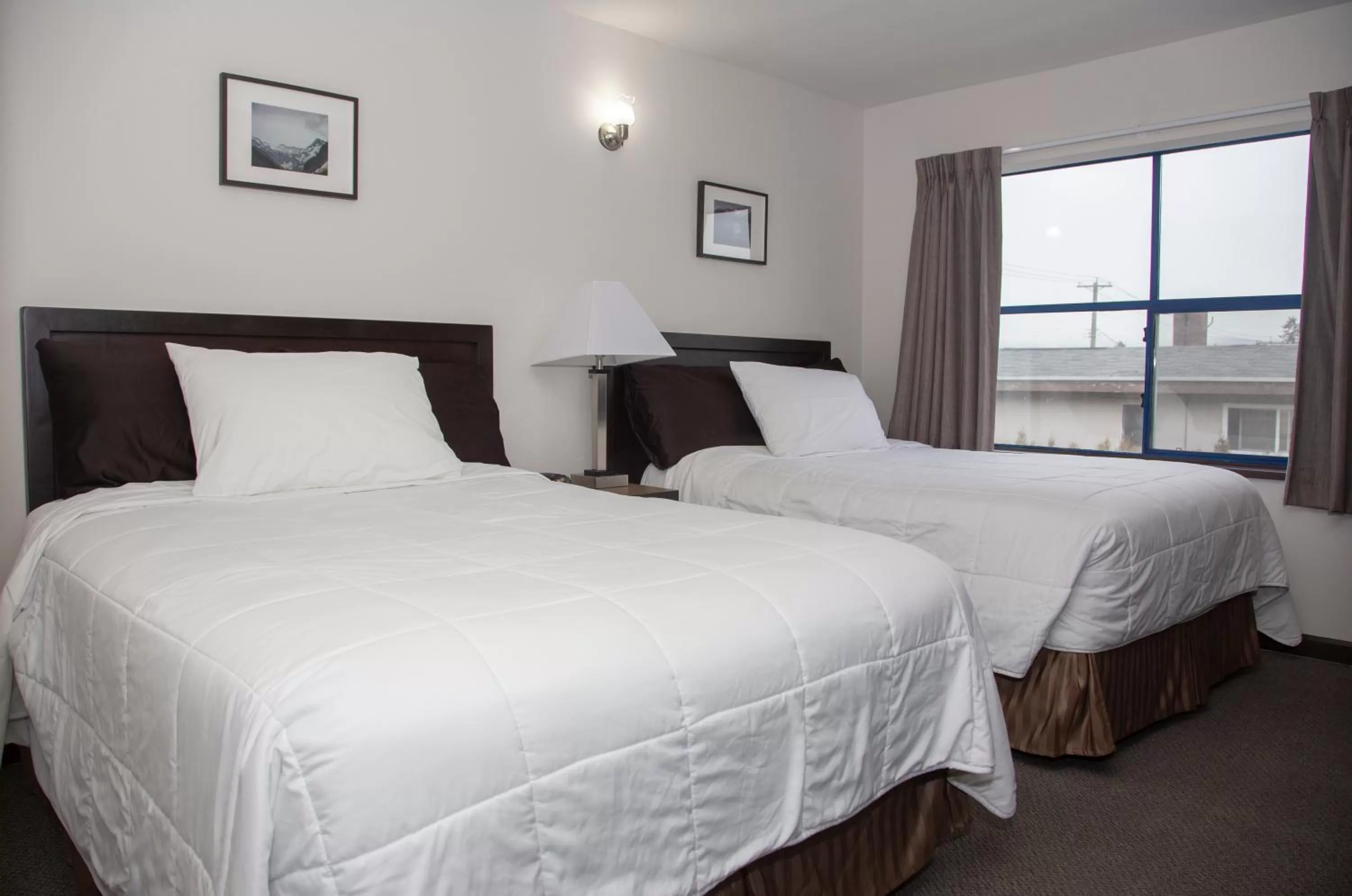 Bedroom, Bed in Happy Day Inn