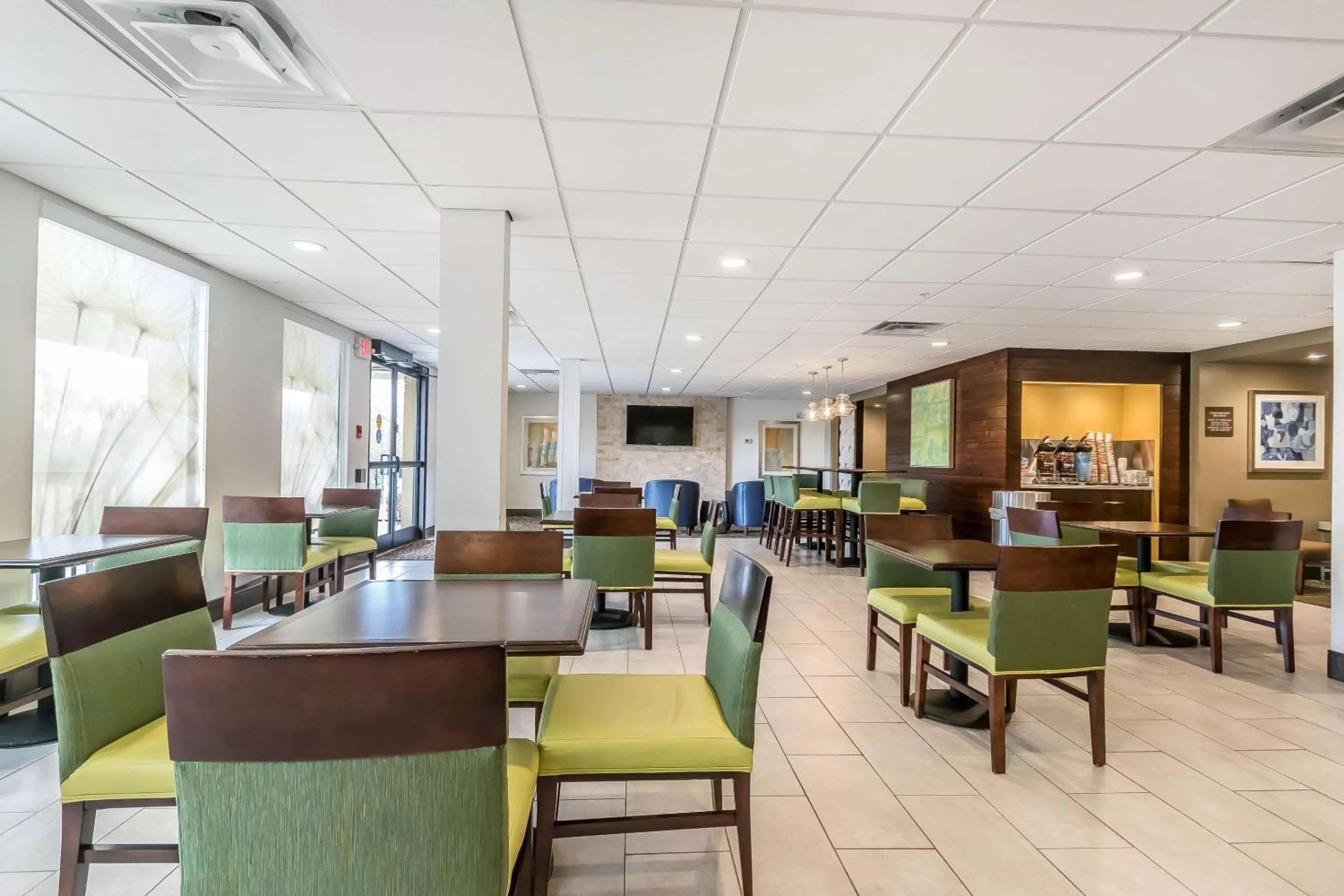Restaurant/places to eat in Comfort Inn & Suites Lexington - Hamburg I-75