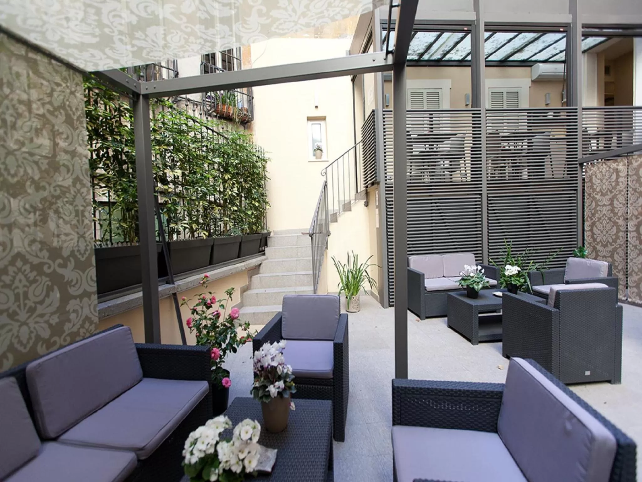 Patio in Quirinale Luxury Rooms