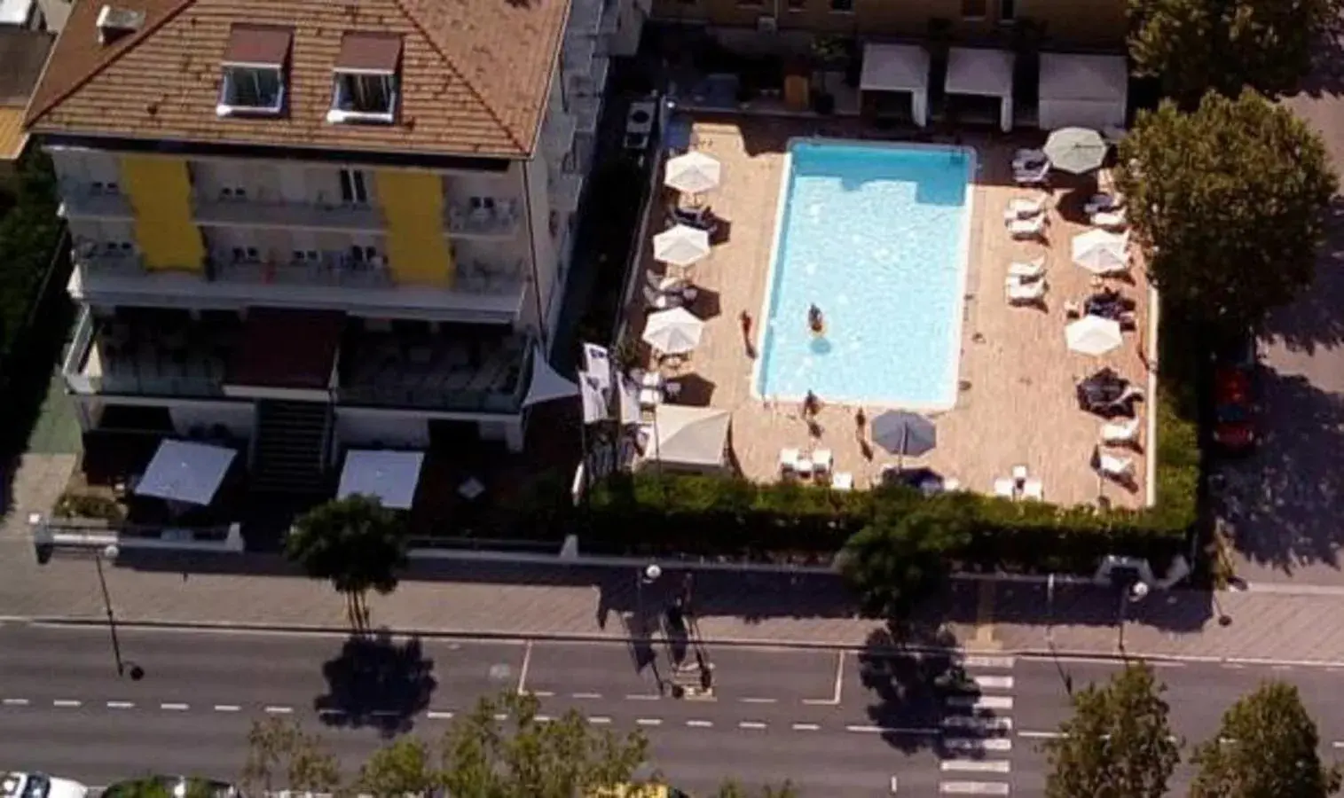 Triple Room in Hotel St. Moritz Triple Room in Hotel St. Moritz