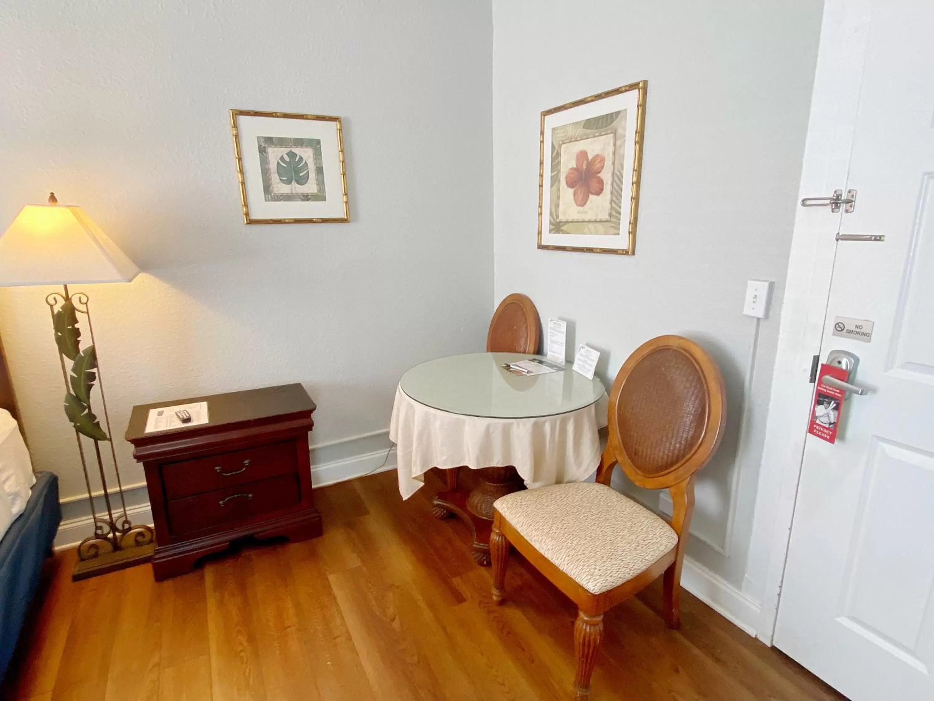 Dining area in Crystal Bay Historic Hotel