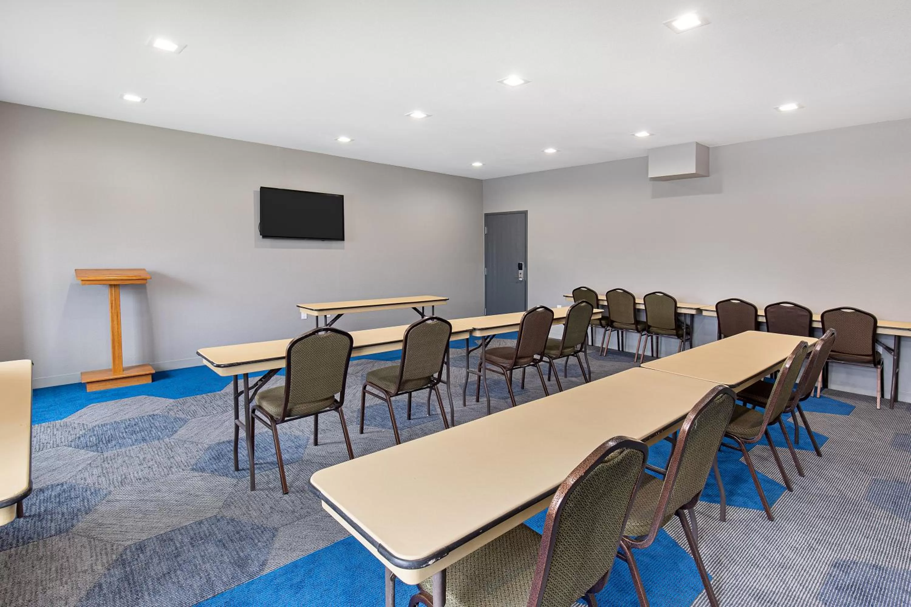 Meeting/conference room in Microtel Inn & Suites by Wyndham Manchester - Newly Renovated