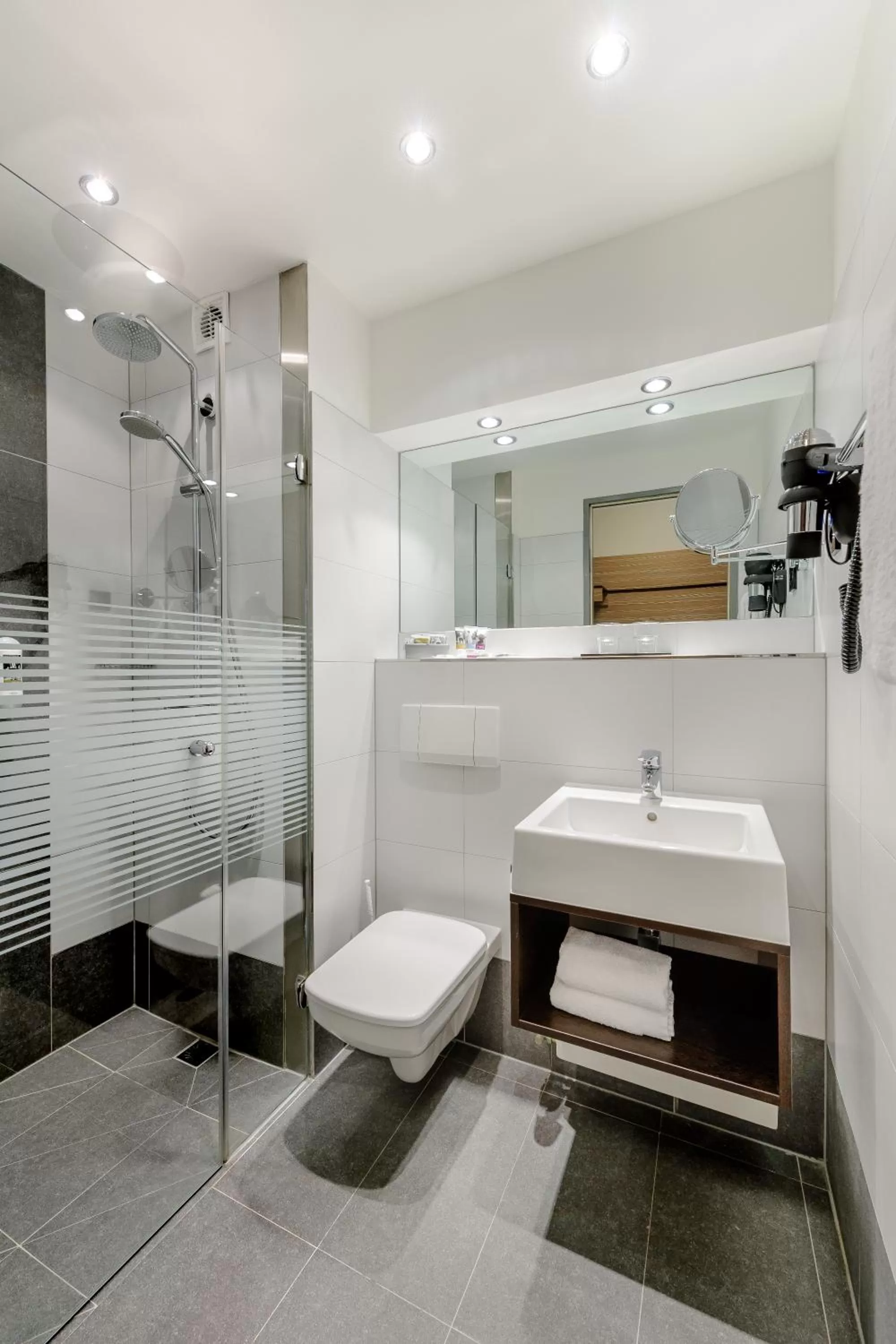 Bathroom in Mercure Hotel Stuttgart Gerlingen