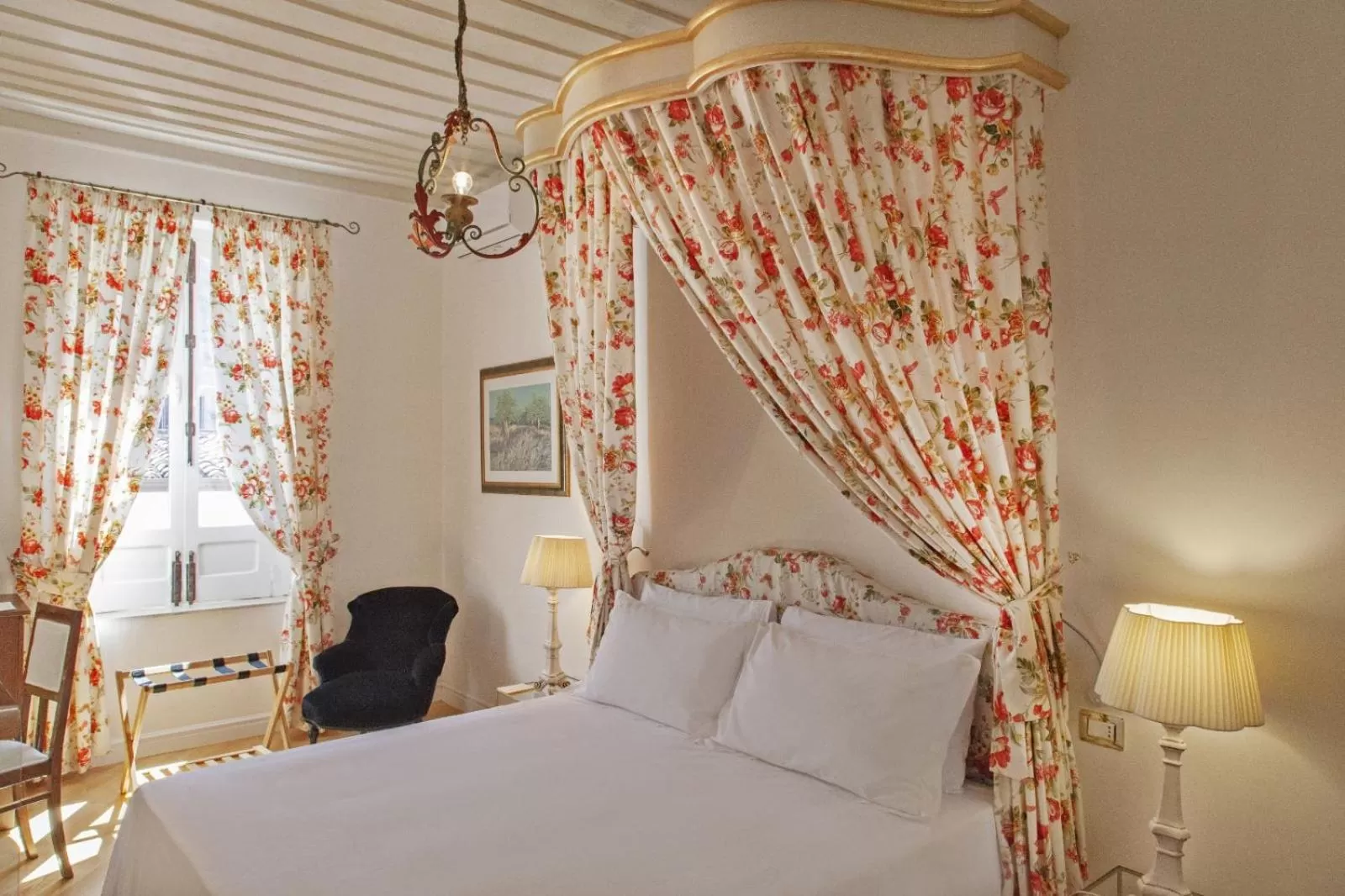 Bed in Palazzo Cherubini-Pools & Wellness