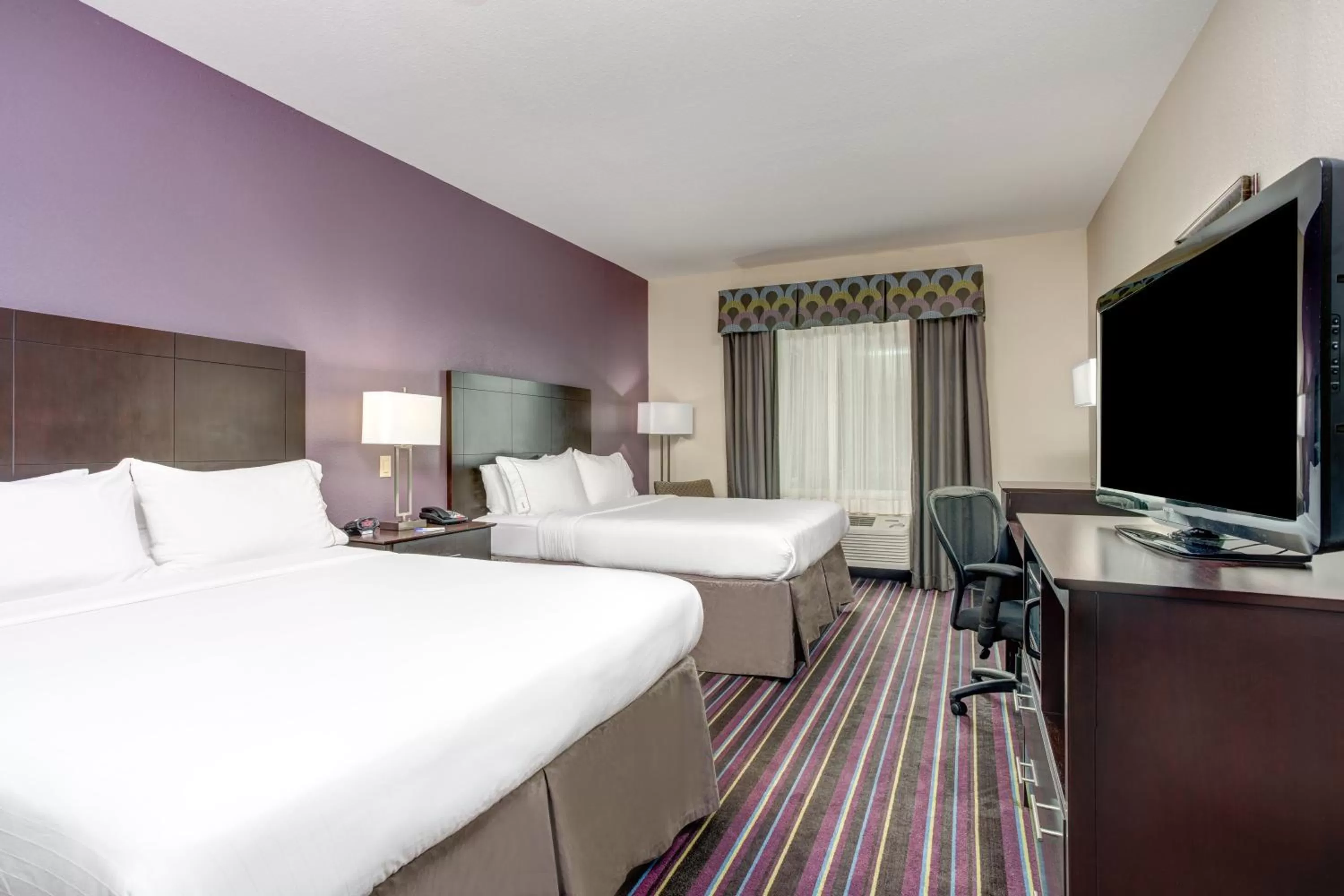 Photo of the whole room, Bed in Holiday Inn Express & Suites Raceland - Highway 90 by IHG
