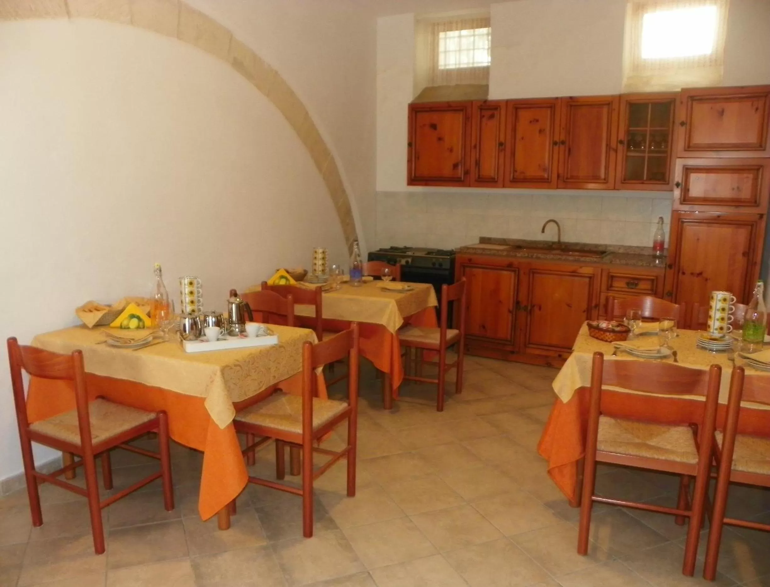 Communal lounge/ TV room in Cloris Guest House