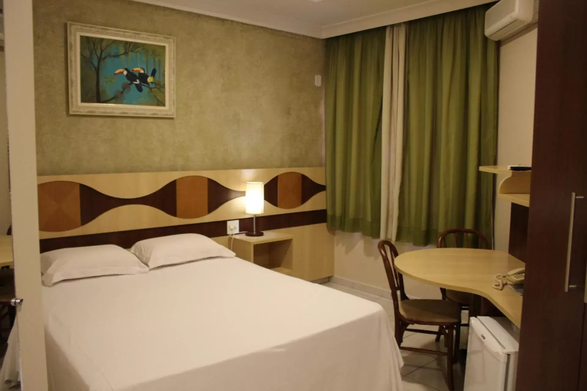 Standard Apartment - single occupancy in Hotel Lago Dourado Standard Apartment - single occupancy in Hotel Lago Dourado