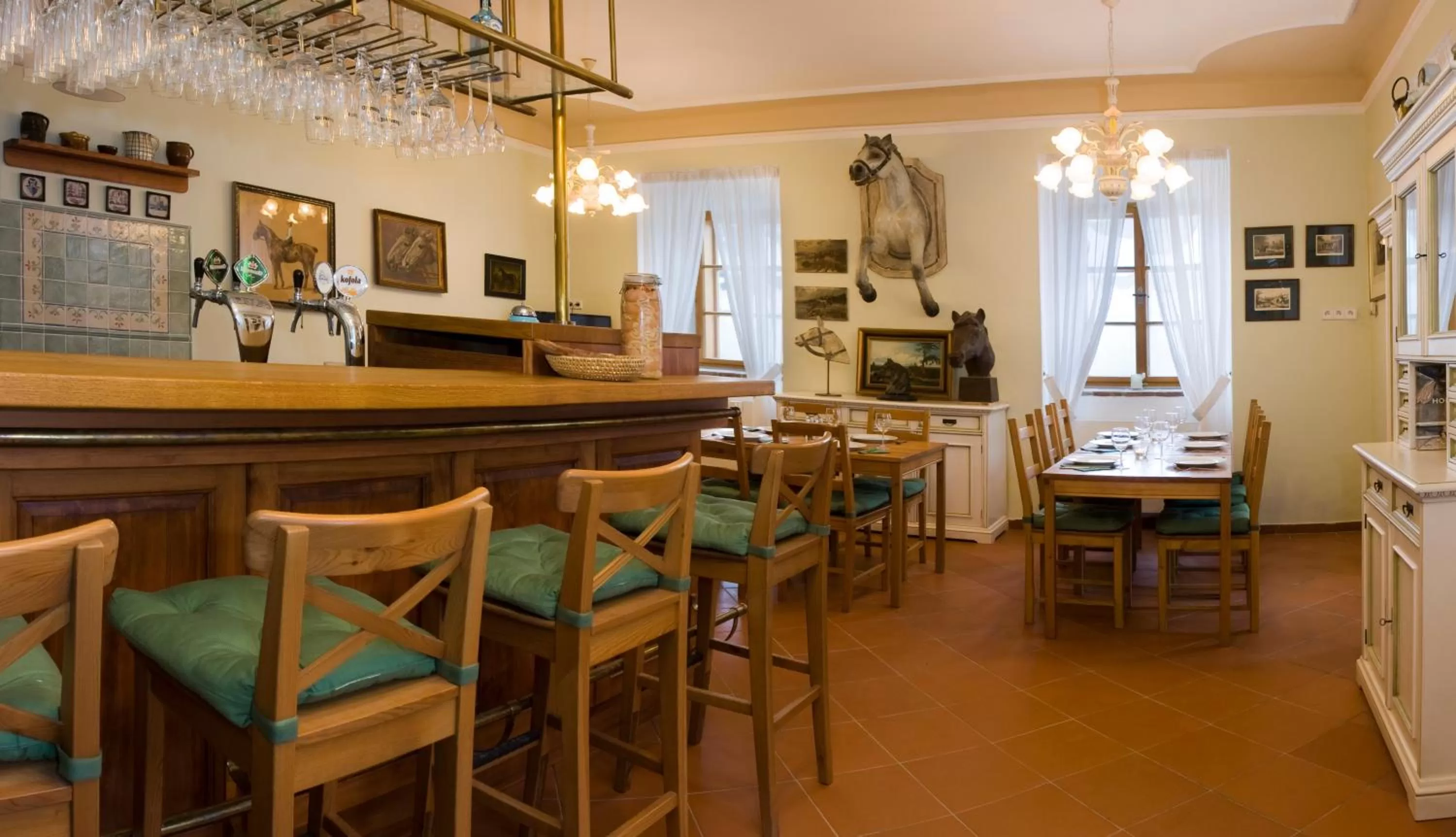 Restaurant/places to eat in Hotel Dvur Hoffmeister