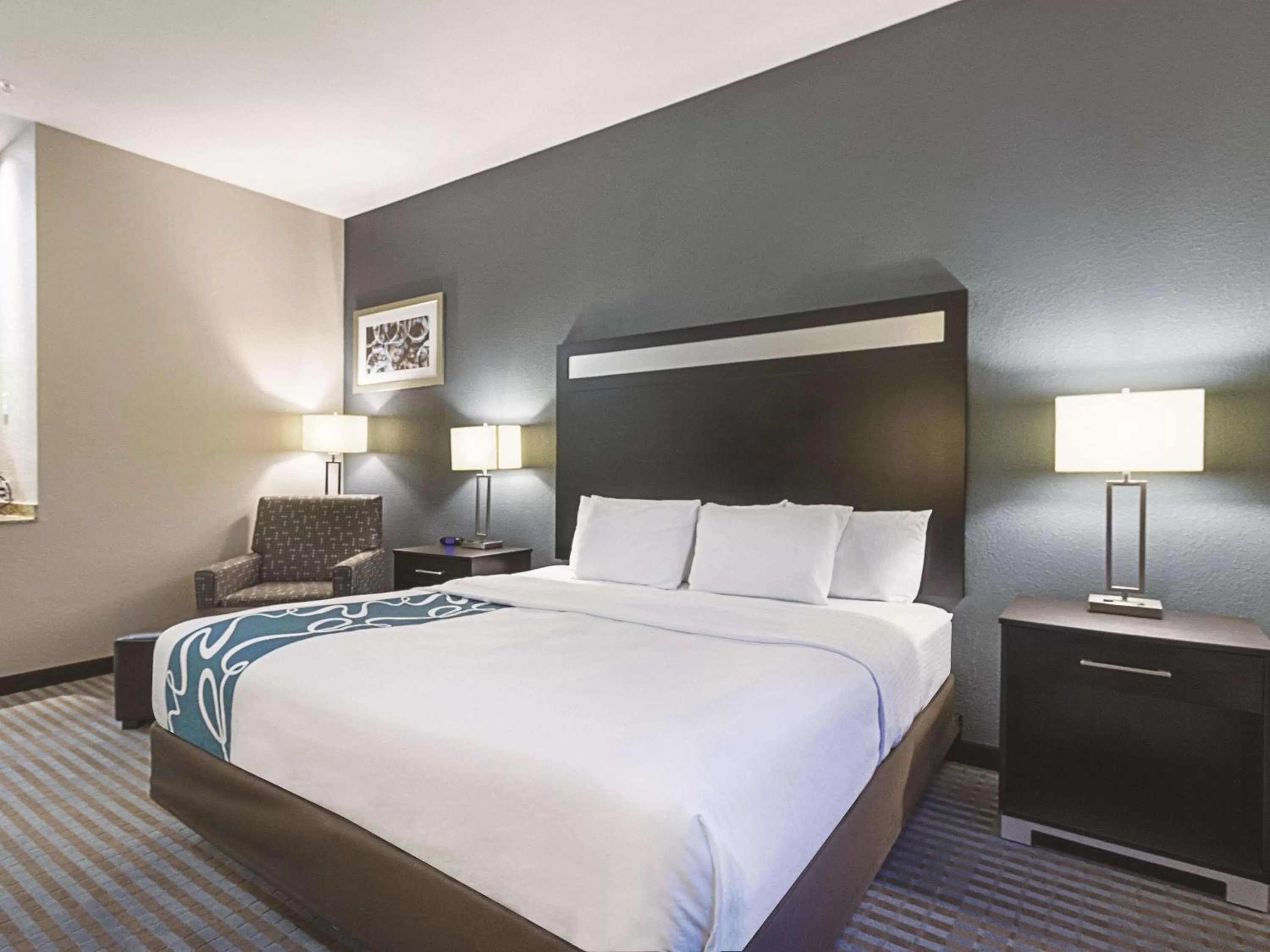 Photo of the whole room, Bed in La Quinta Inn & Suites Casino and Bar by Wyndham Glendive