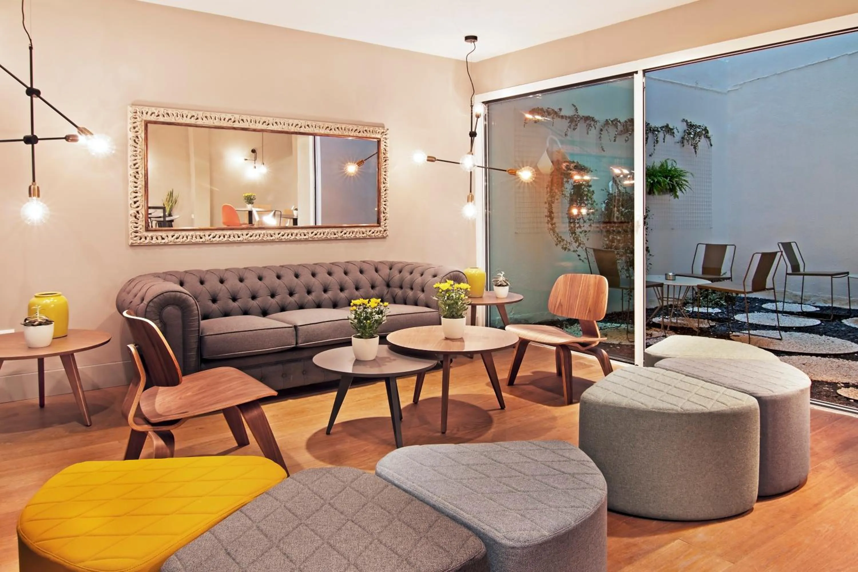 Lounge or bar in One Shot Colón