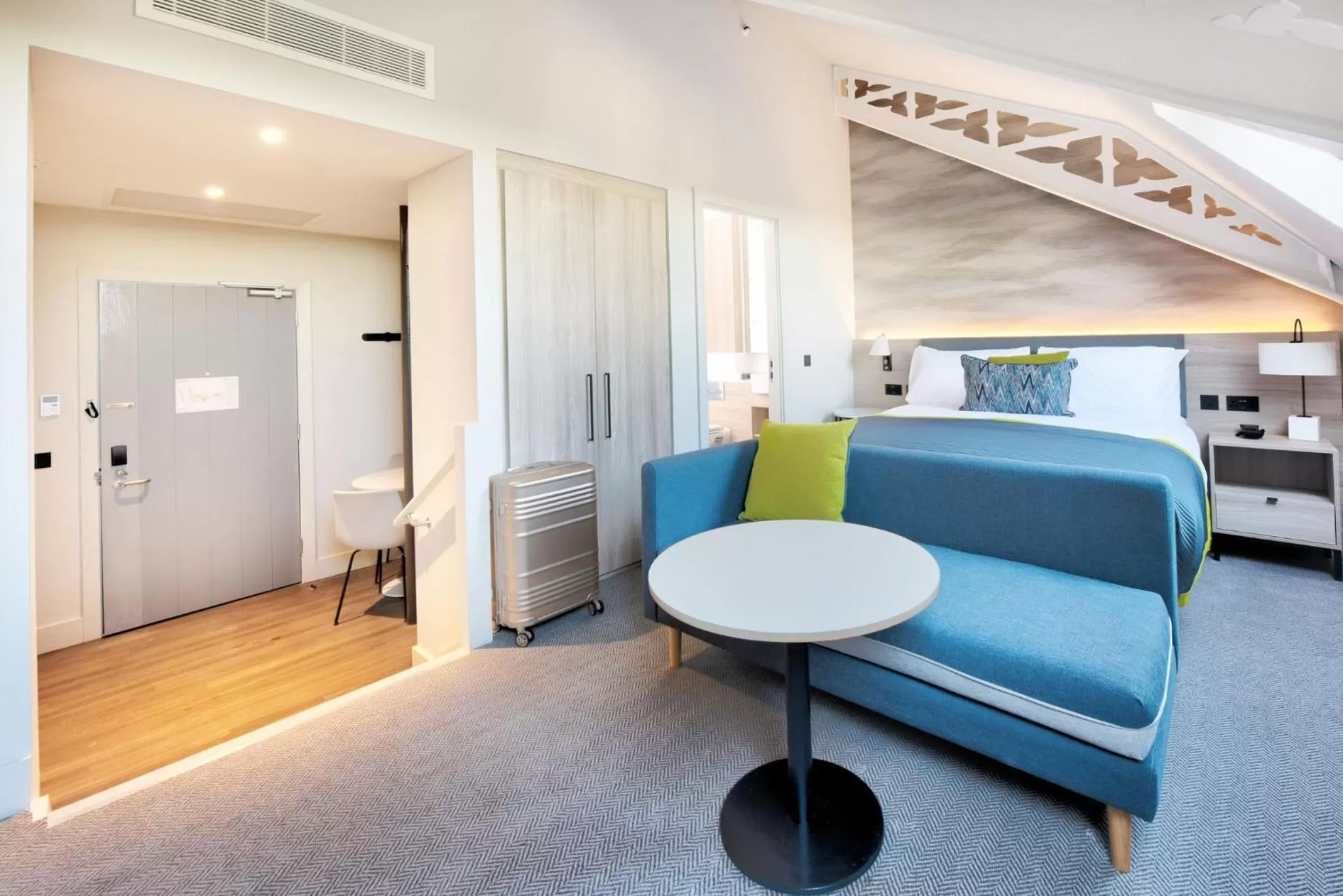 Photo of the whole room in Staybridge Suites - Dundee by IHG