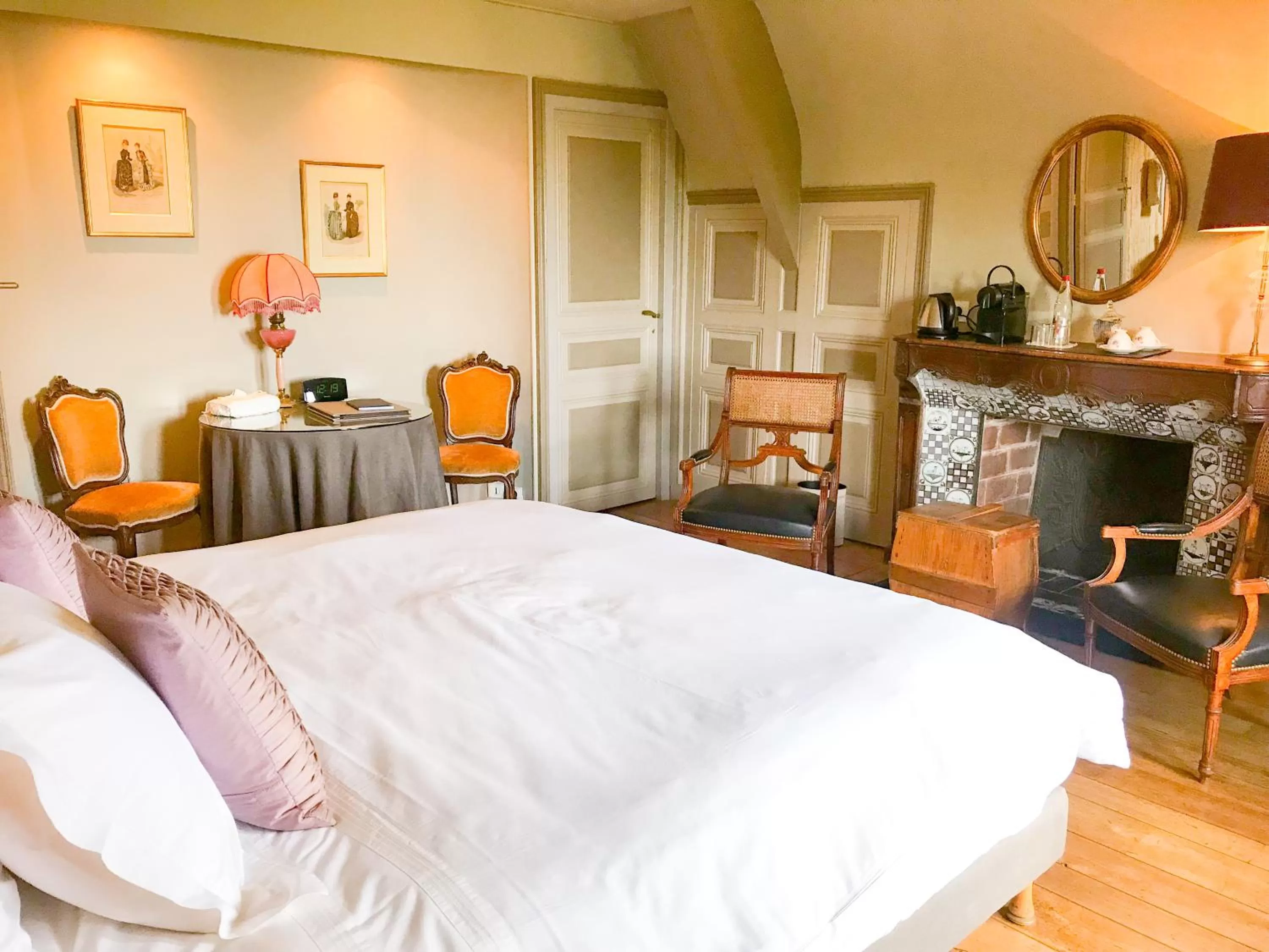 Bedroom, Bed in Le Manoir des Impressionnistes - Bord de Mer