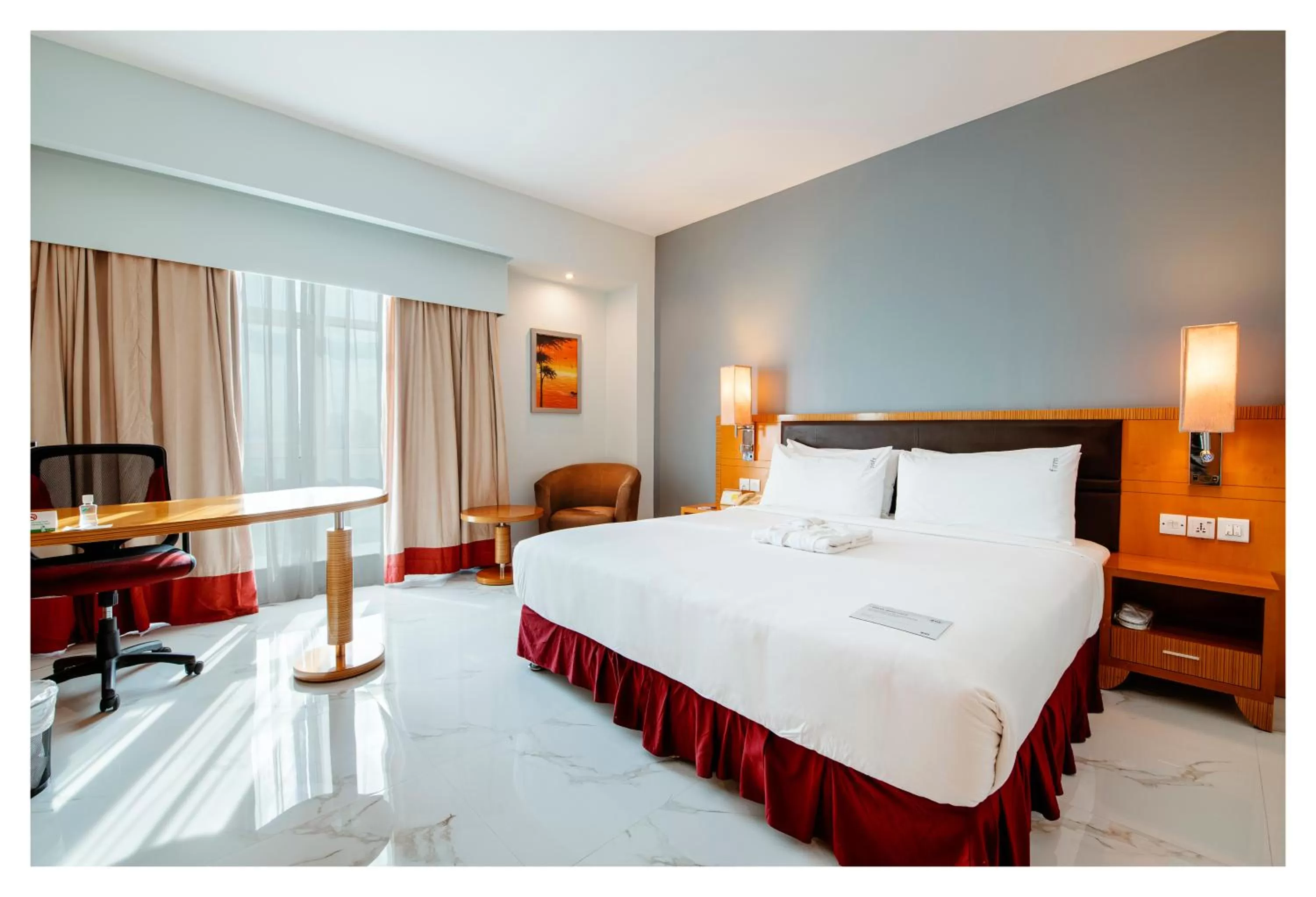 Photo of the whole room, Bed in Holiday Inn Dar Es Salaam by IHG