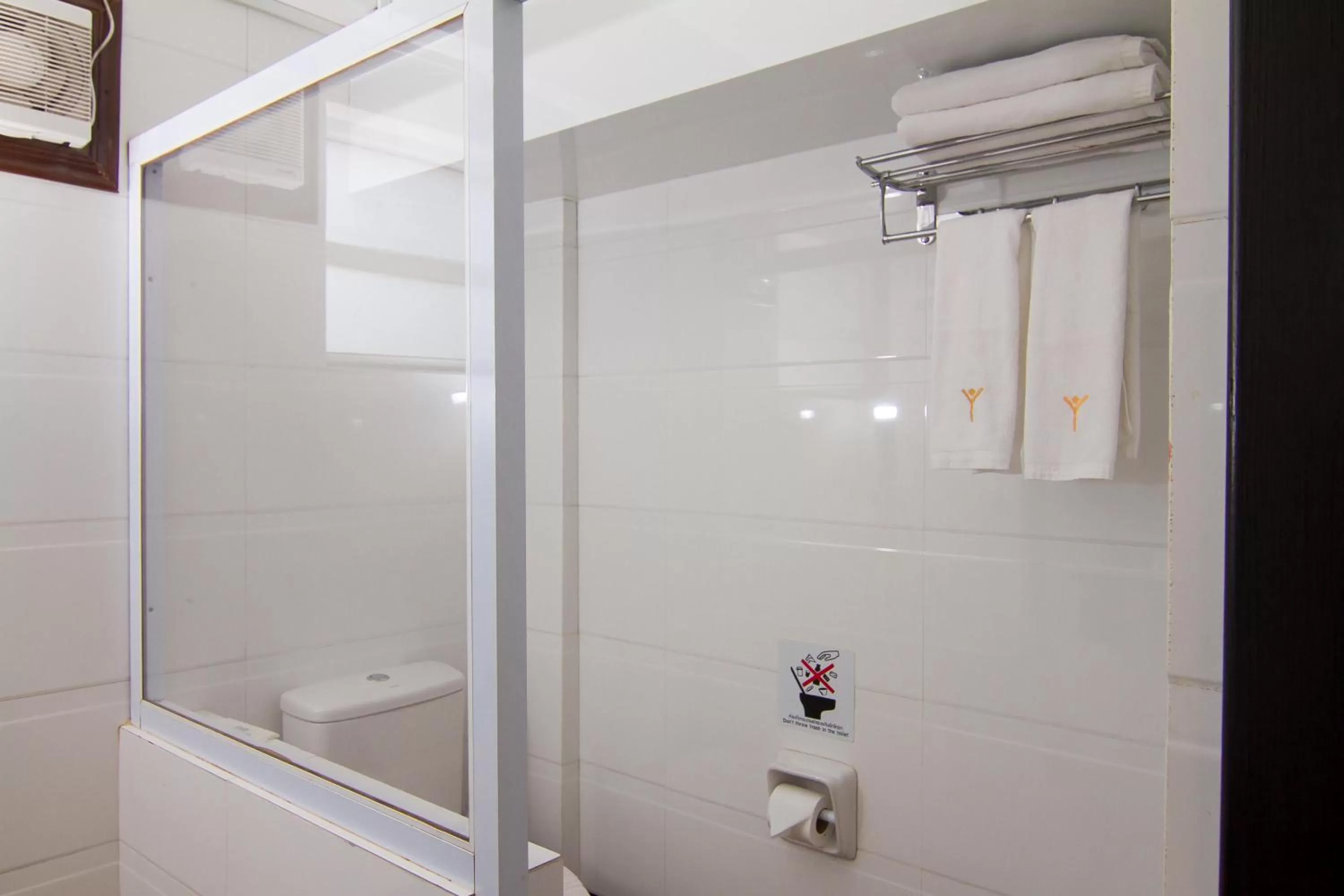 Bathroom in Hotel Yankin