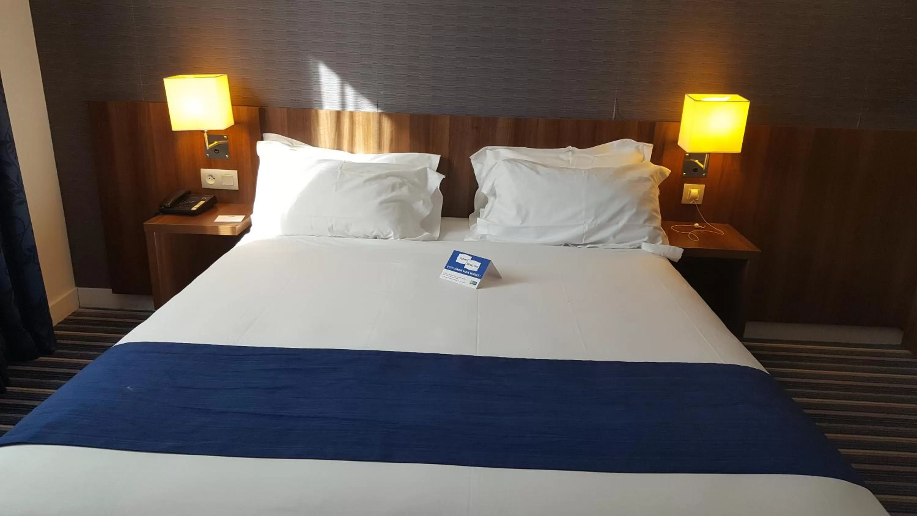 Facility for disabled guests, Bed in Holiday Inn Express Montpellier - Odysseum by IHG