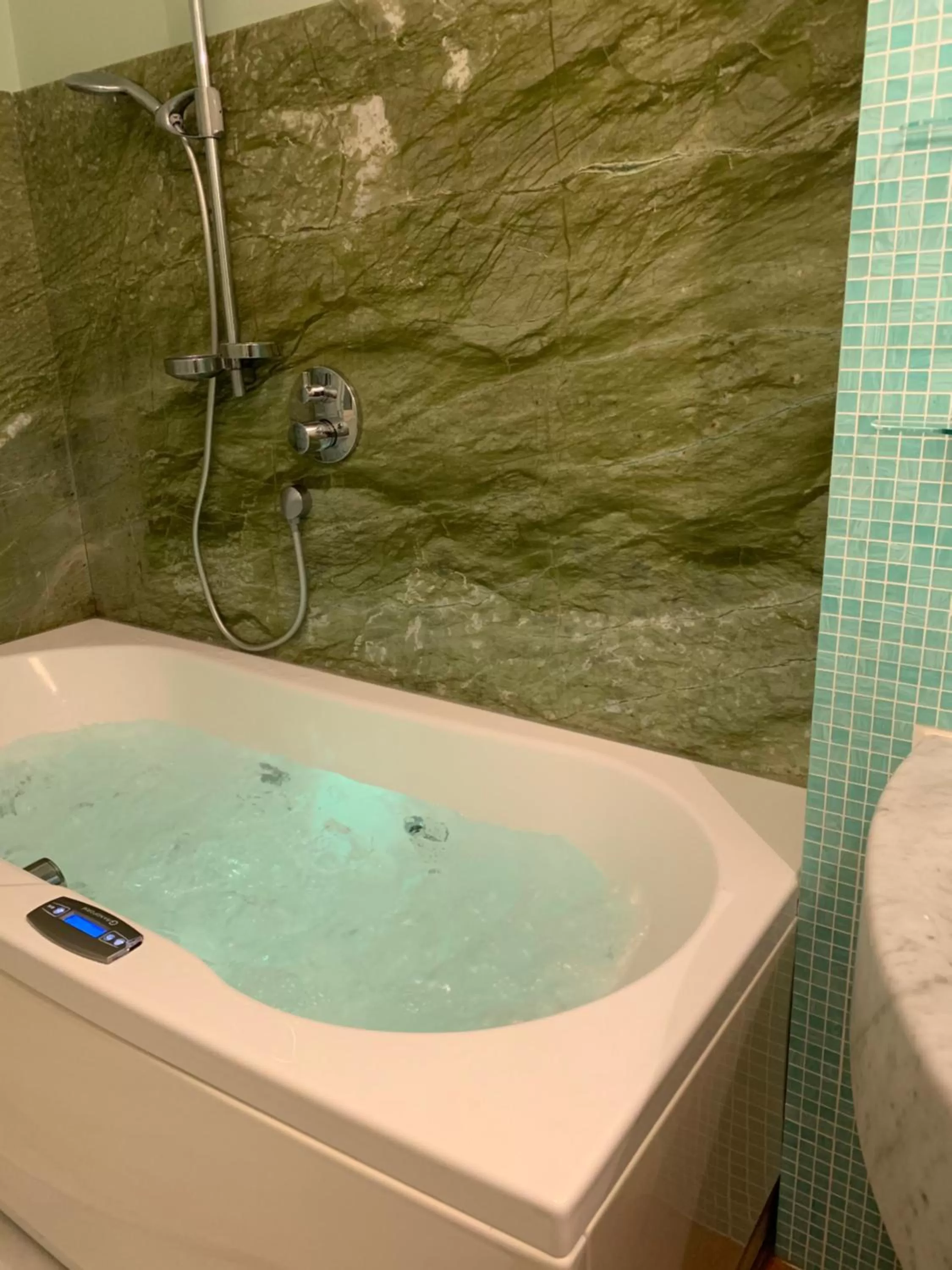 Bath in B&B Beauty House