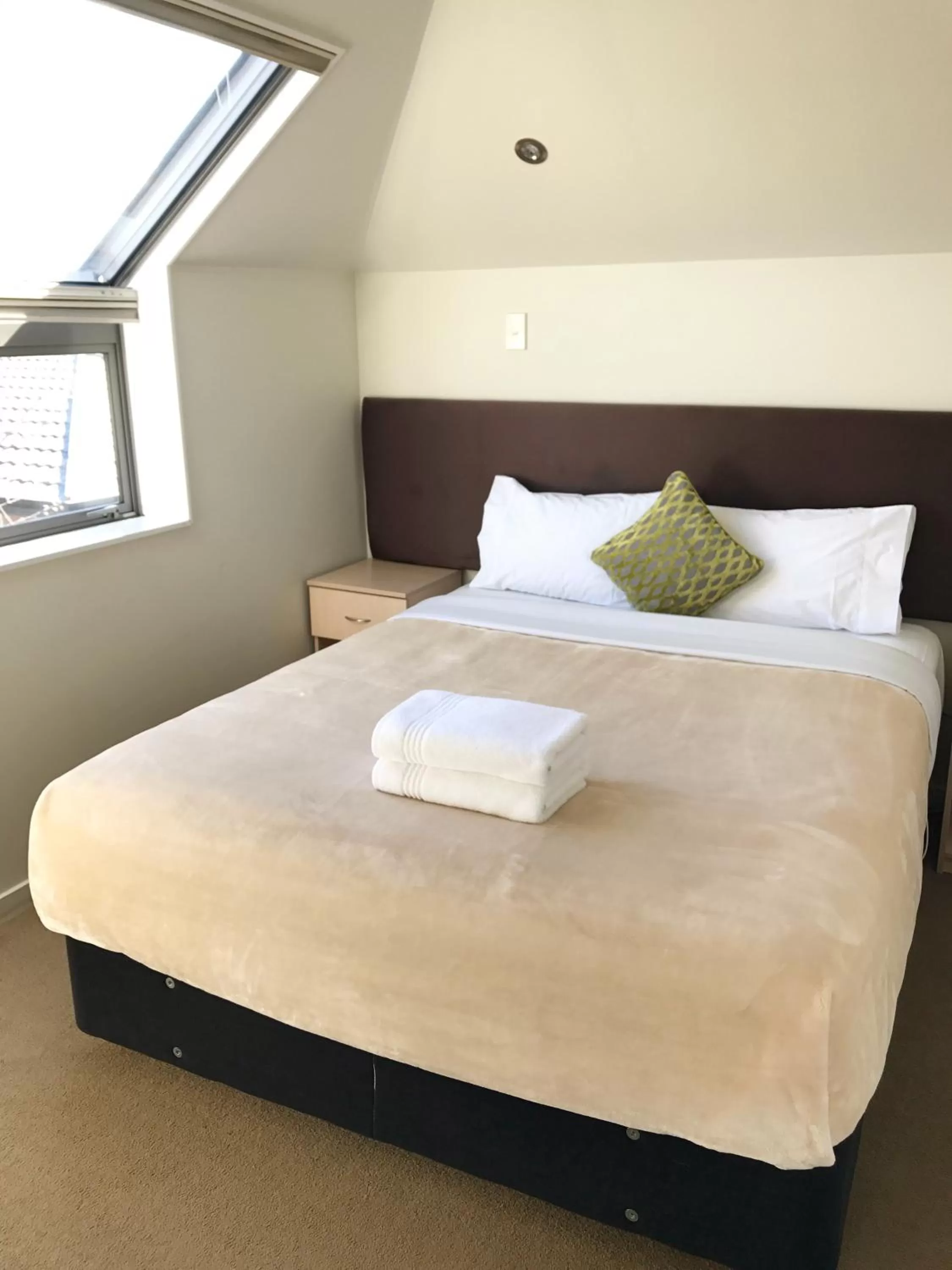 Bedroom, Bed in Alpha Motel with Spa-Bath