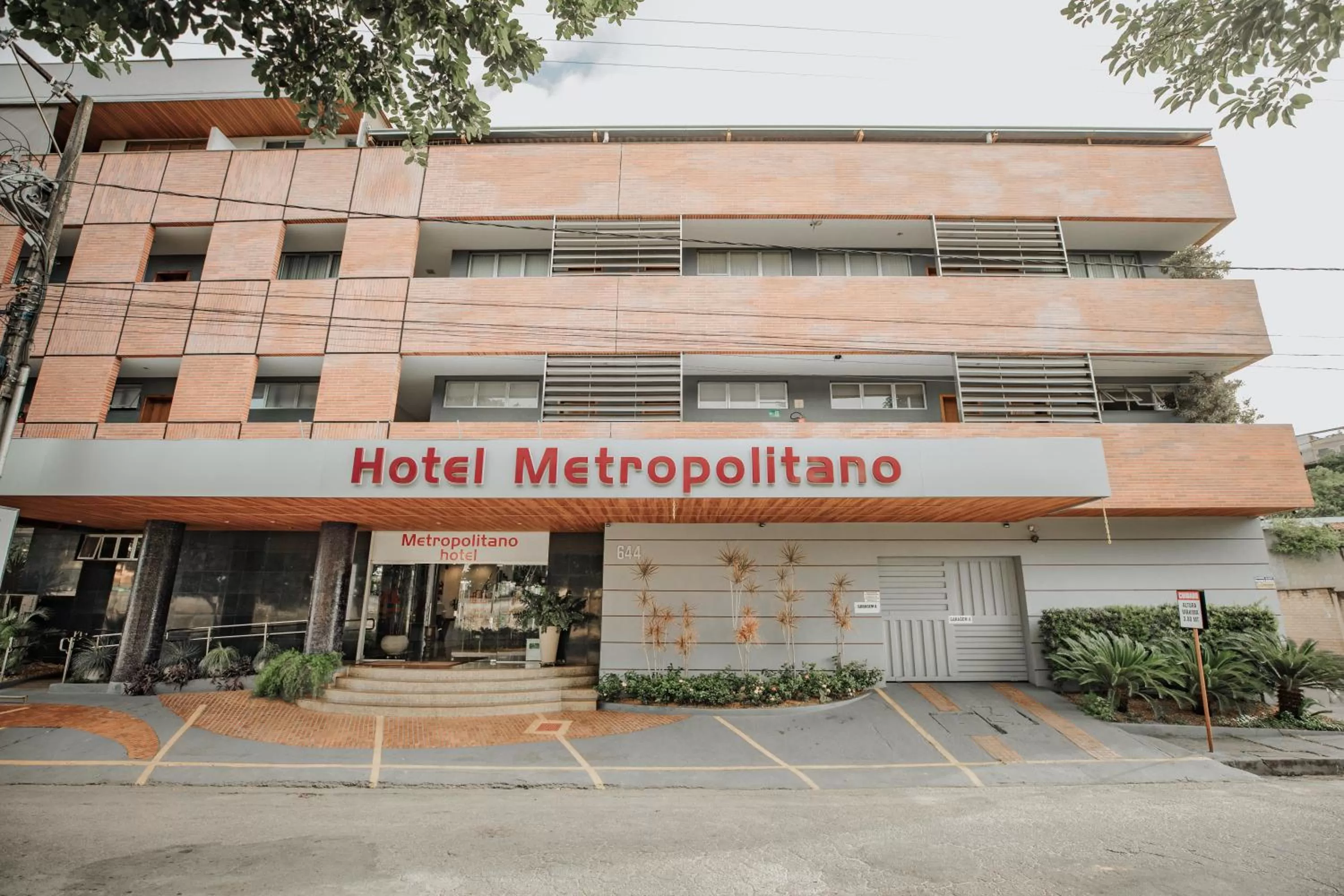 Facade/entrance, Property Building in Hotel Metropolitano