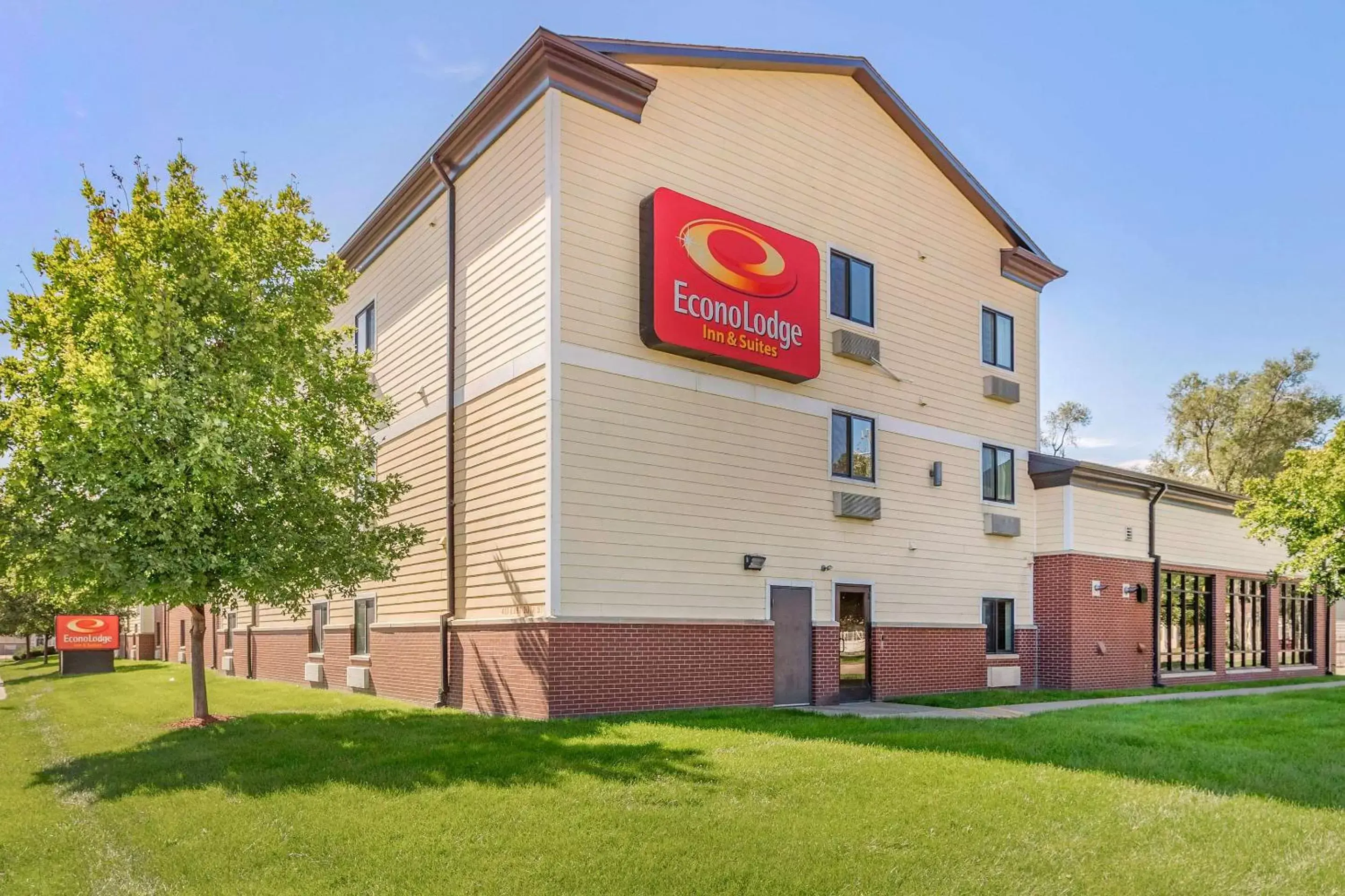 Econo Lodge Inn & Suites Des Moines Fairgrounds Area Econo Lodge Inn & Suites Des Moines Fairgrounds Area