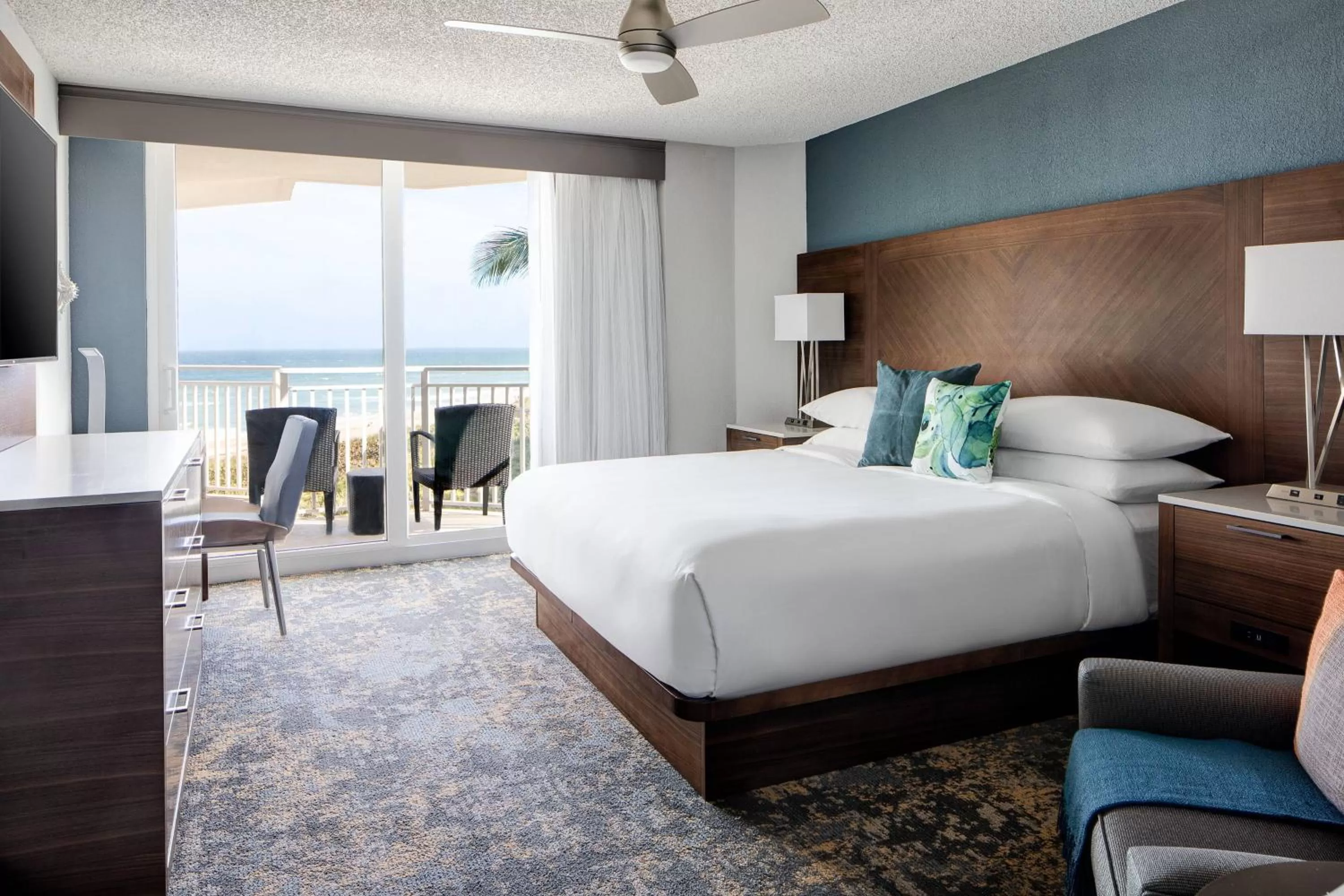 Photo of the whole room, Bed in Marriott Hutchinson Island Resort & Beach Villas, Golf & Marina