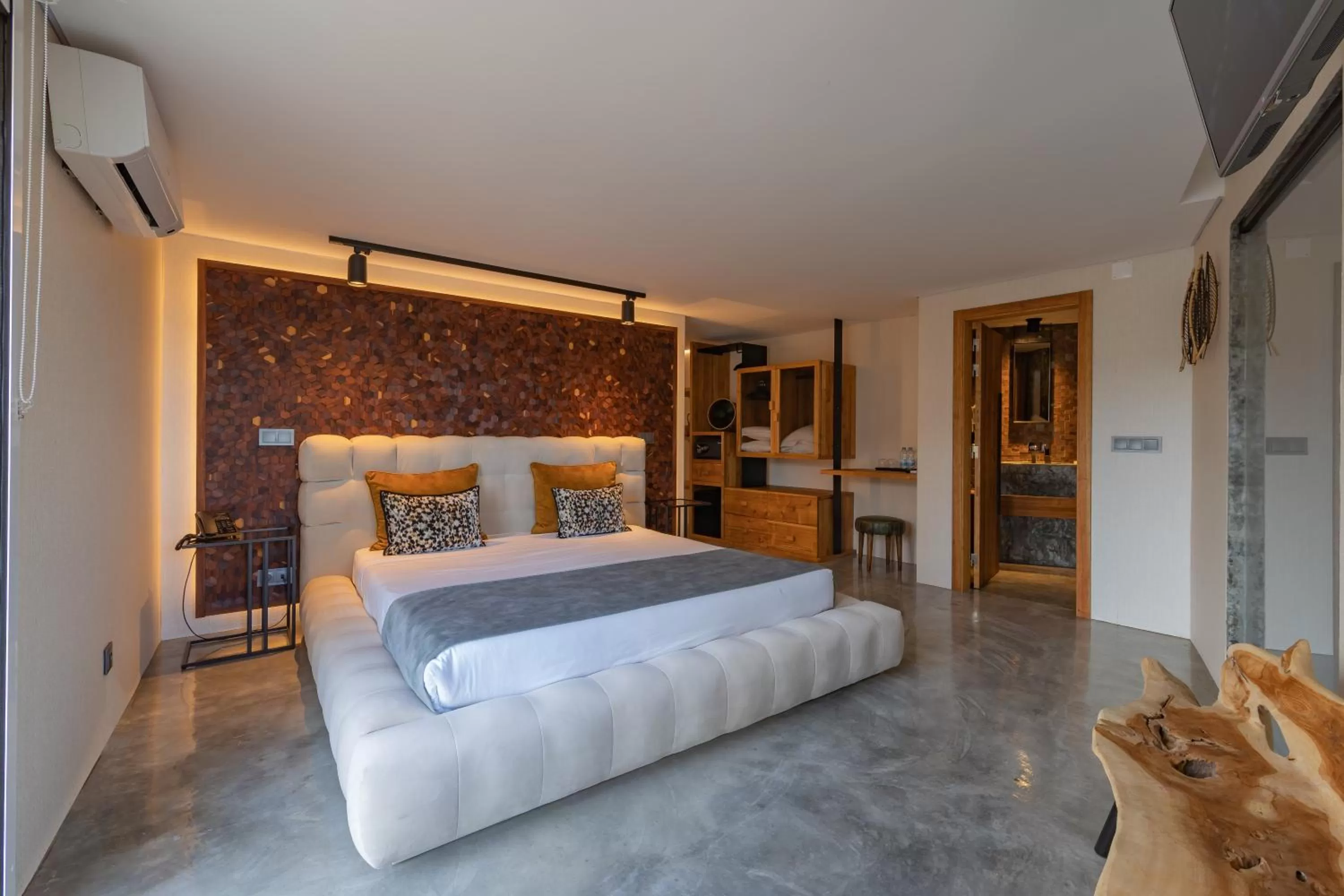 Sea view, Bed in Well Hotel & Spa