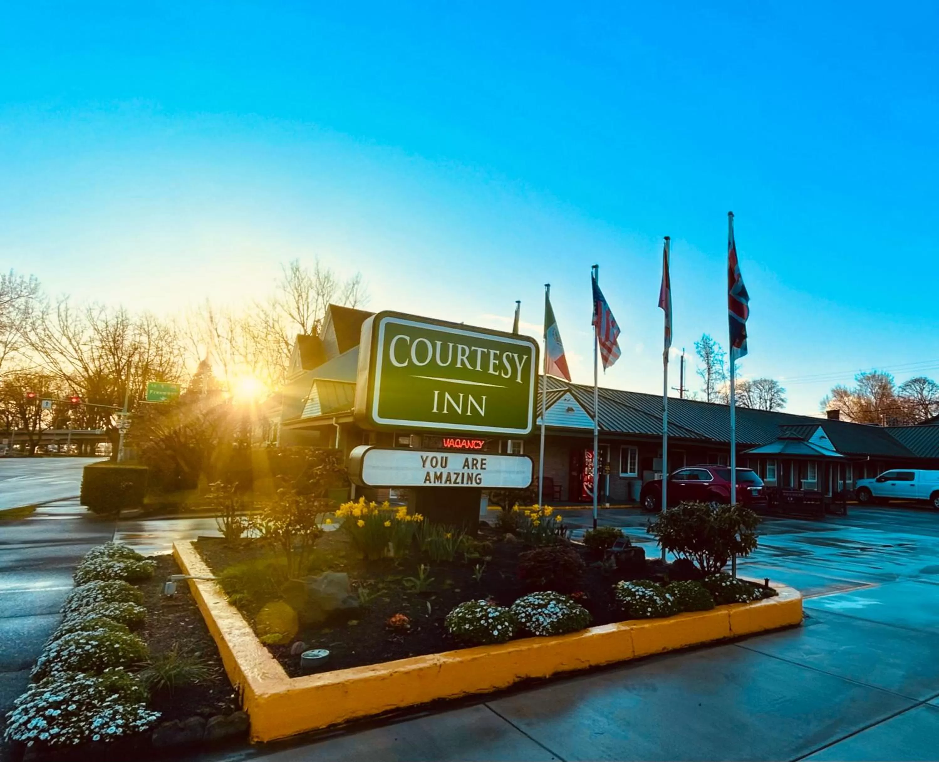 Property building in Courtesy Inn Downtown Eugene