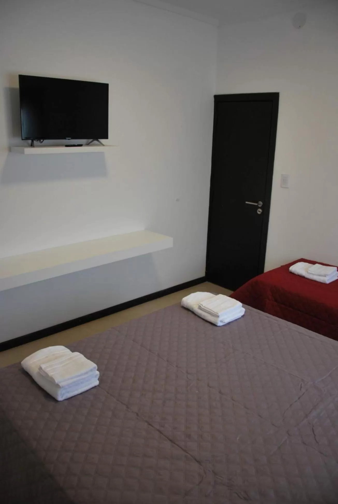 TV/Entertainment Center in Sur Hotel