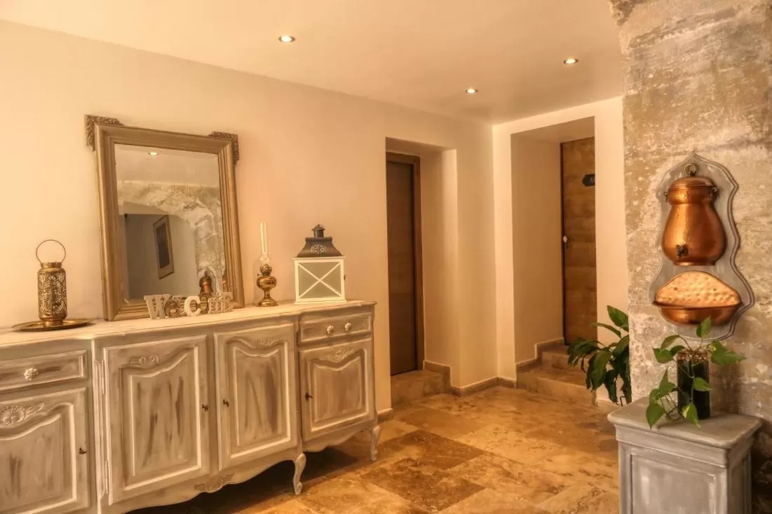 Property building in La Bastide