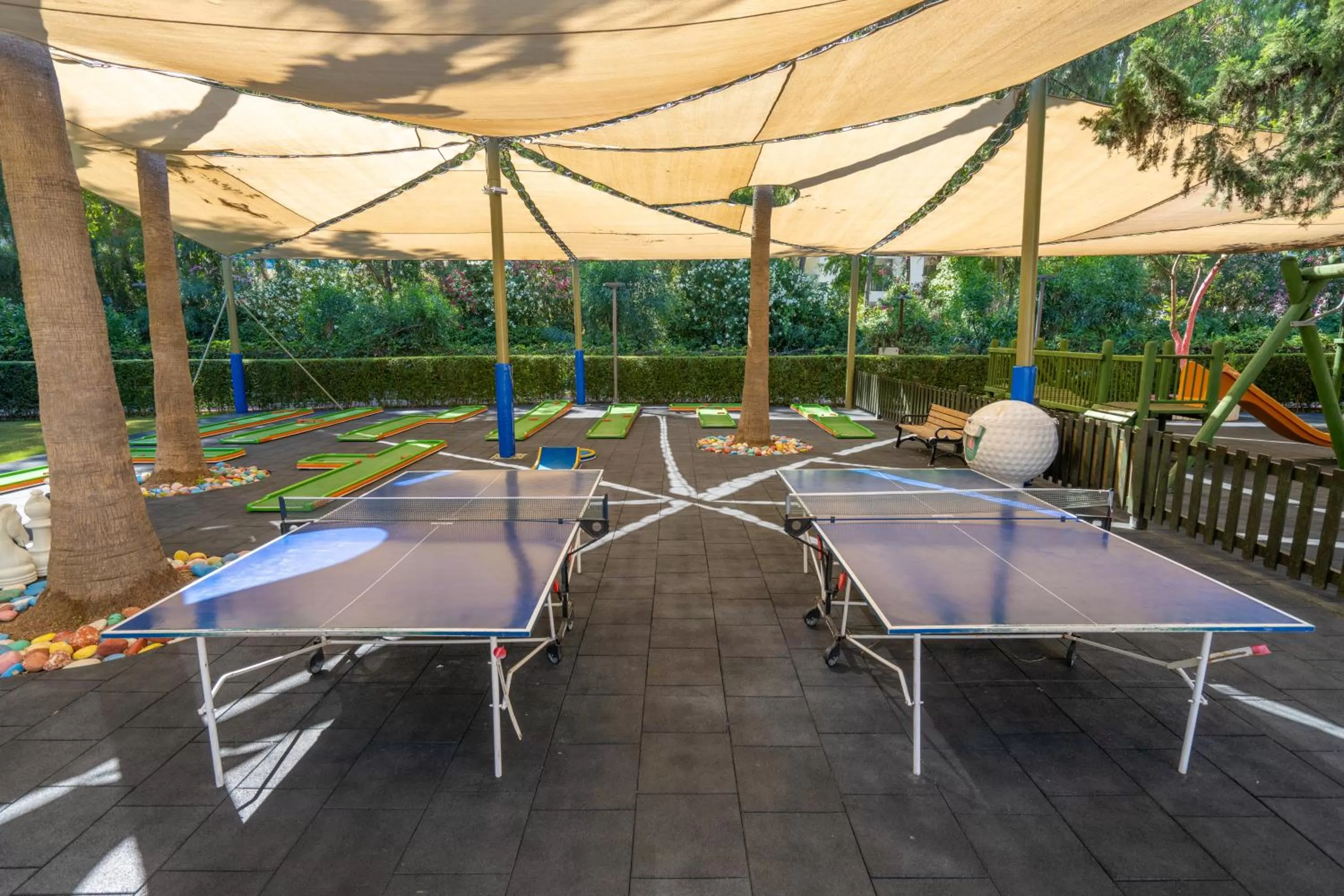 Table tennis in Arum Barut Collection - Ultra All Inclusive