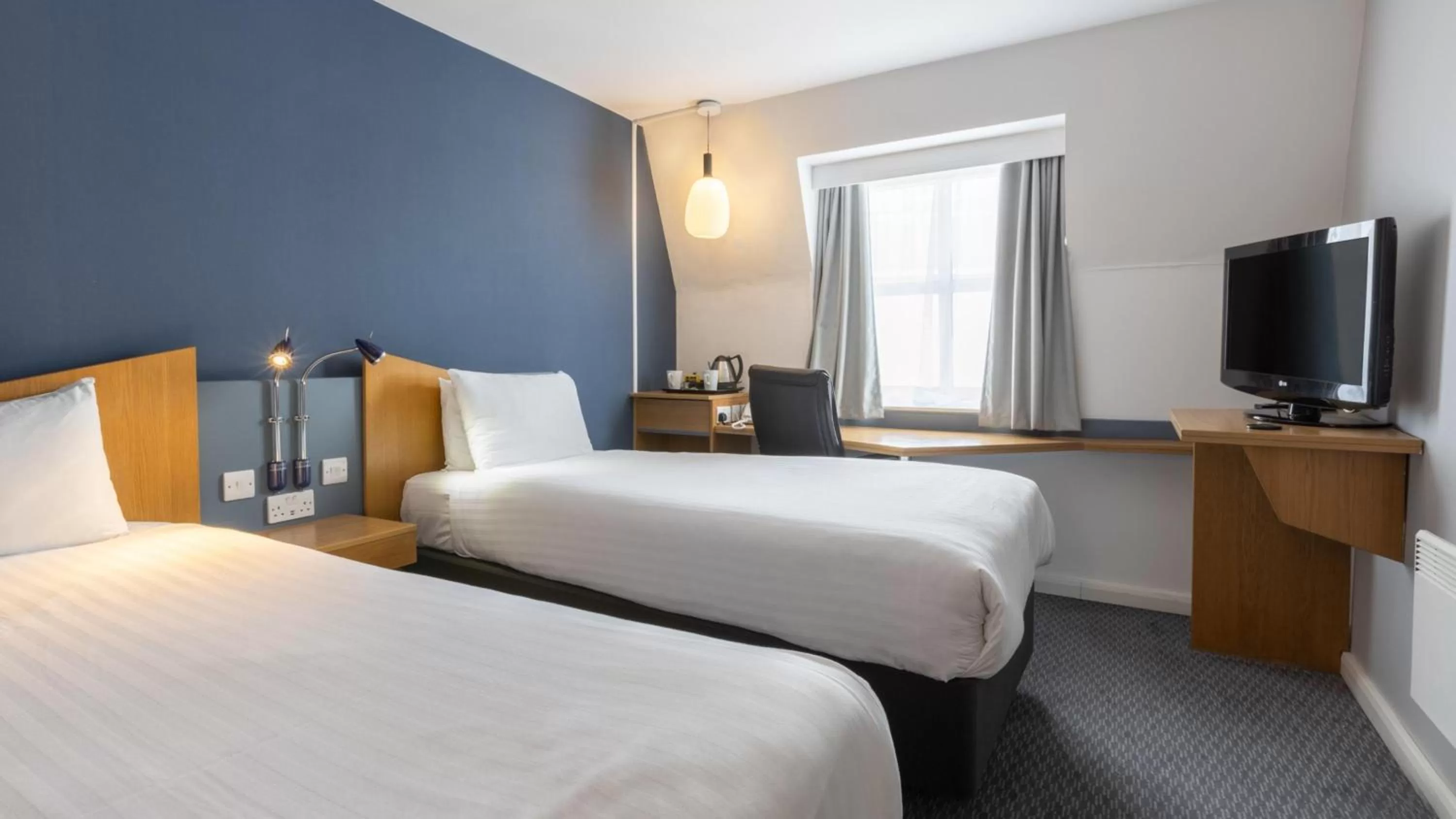 Photo of the whole room, Bed in Holiday Inn Express Aberdeen City Centre by IHG