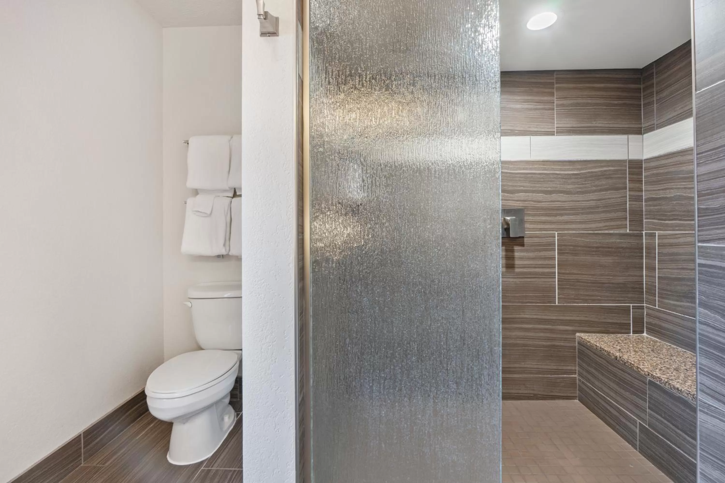 Cherry Tree Inn & Suites