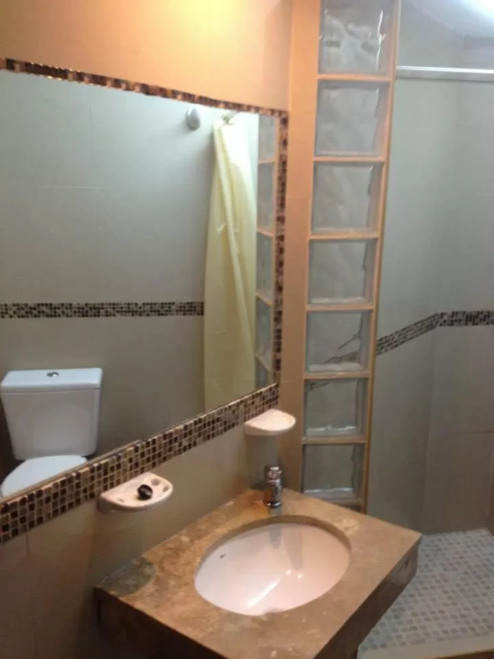 Bathroom in Lorenzo Suites Hotel