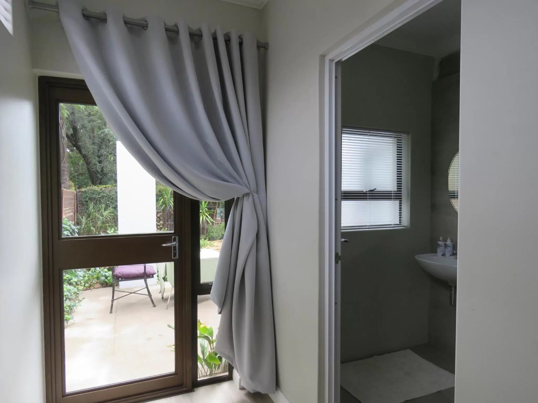 Facade/entrance, Balcony/Terrace in Jedidja Bed and Breakfast