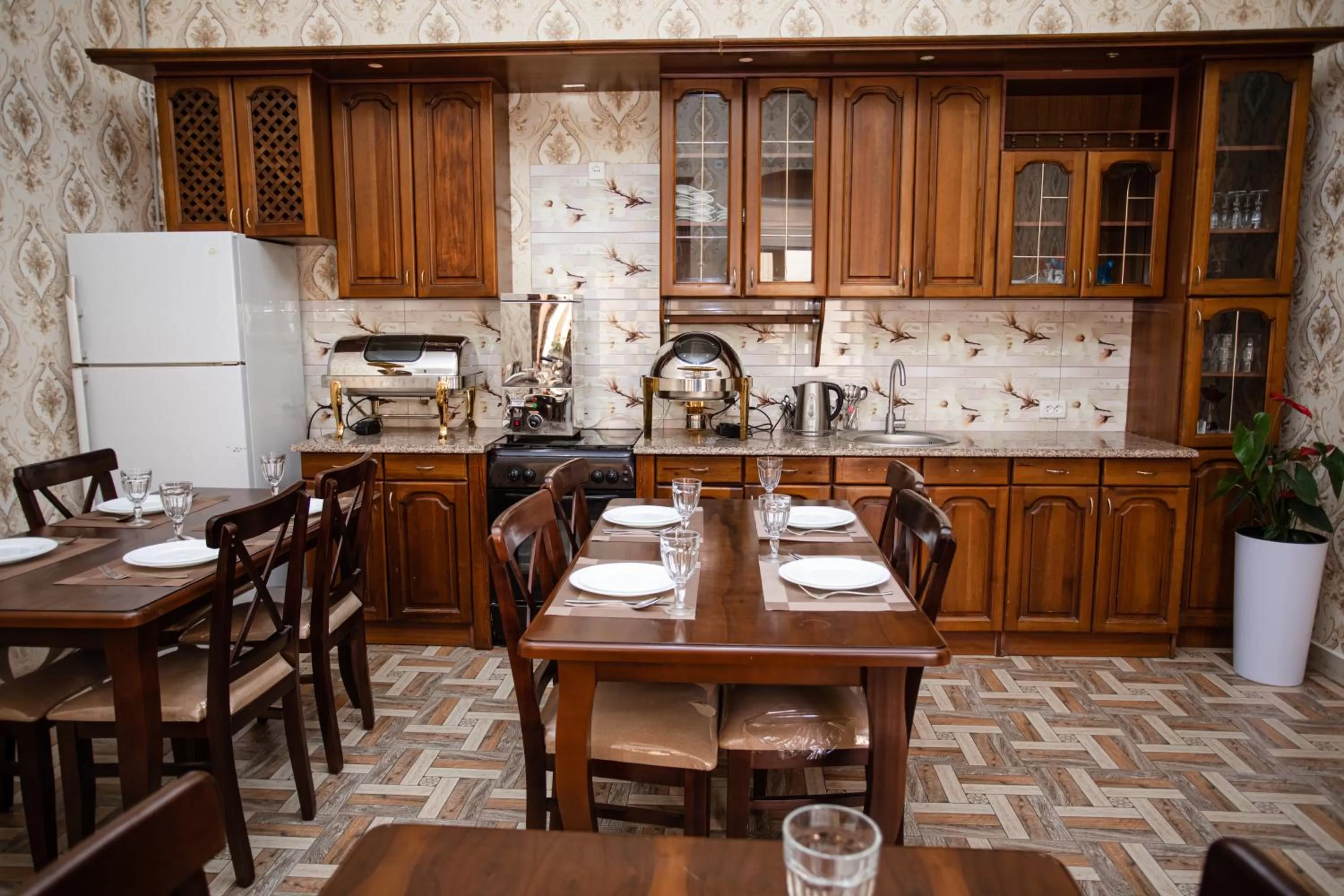 Restaurant/places to eat, Kitchen/Kitchenette in Diyor Gold Hotel