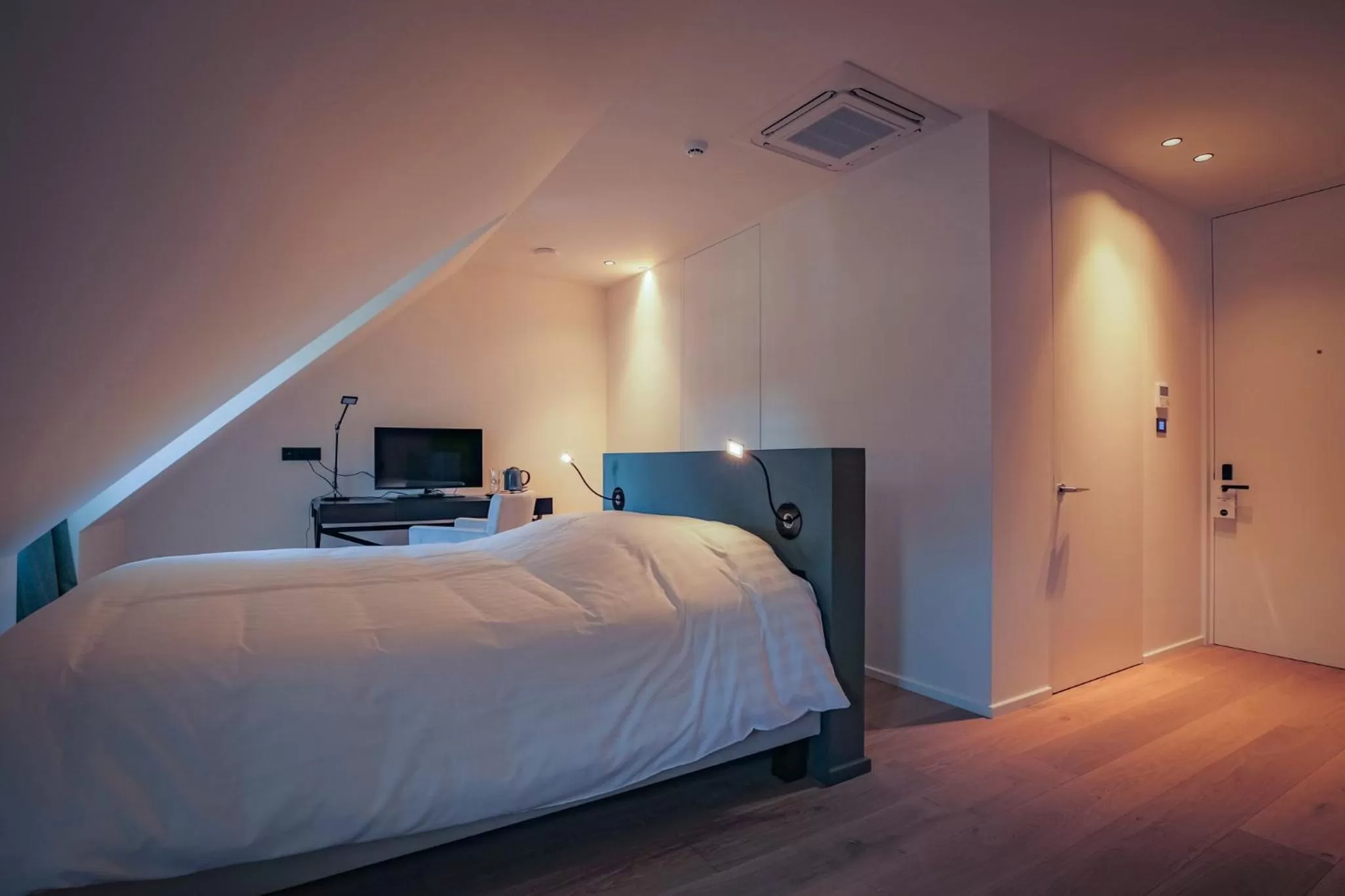 Photo of the whole room, Bed in Hotel De Jachthoorn