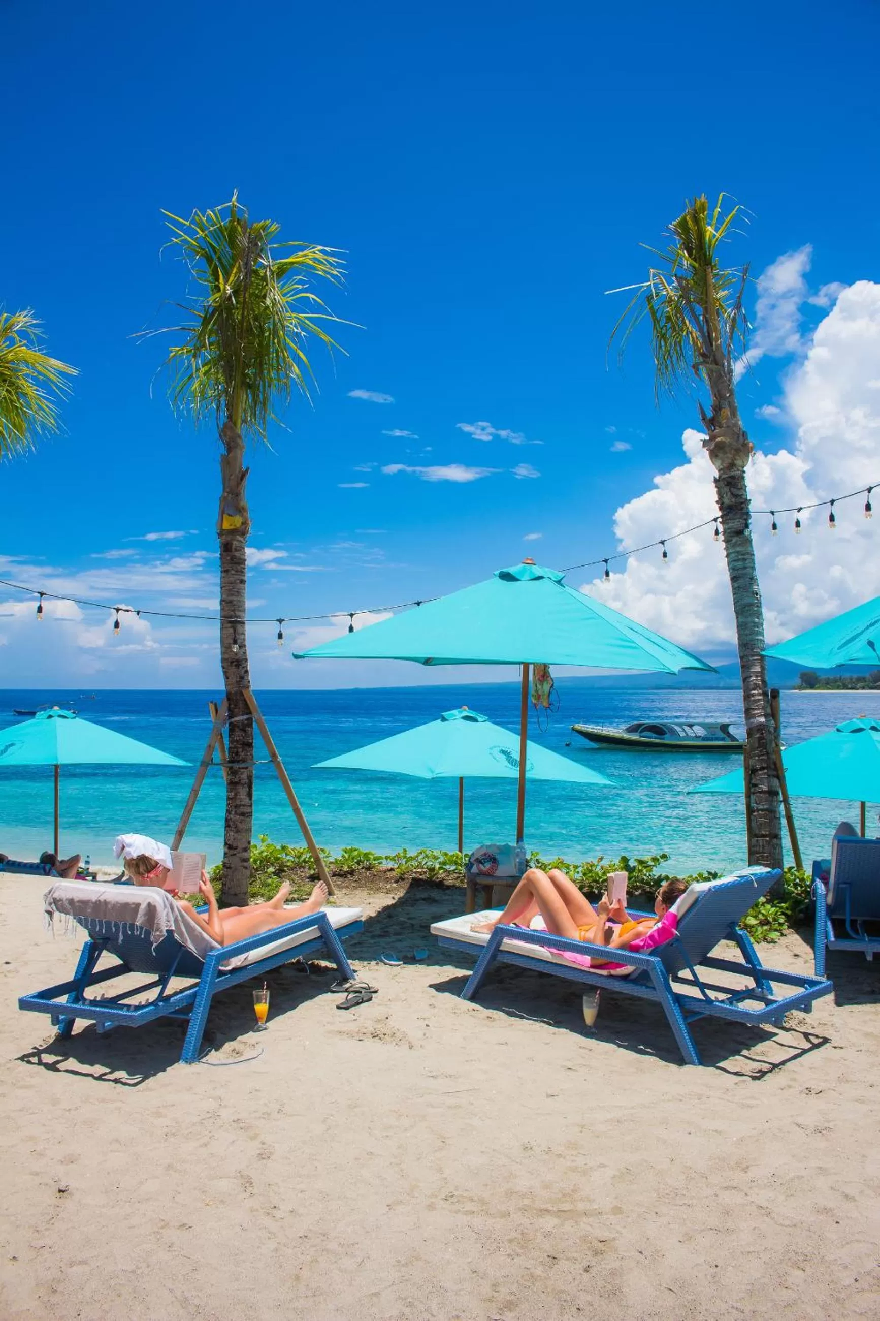 Restaurant/places to eat in Sunrise Resort