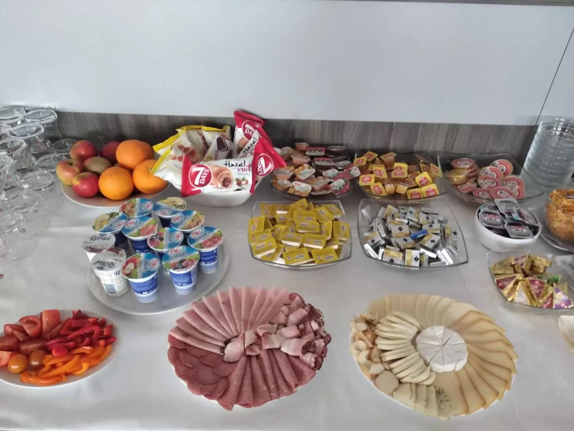 Breakfast, Food in Hotel Monde