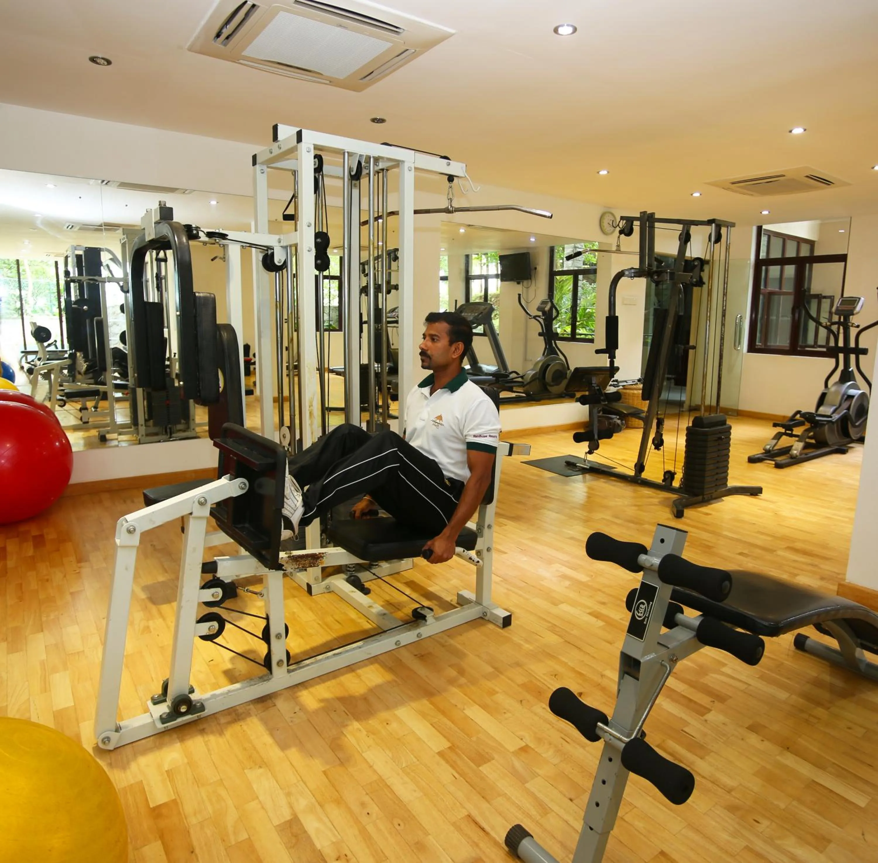 Fitness centre/facilities in Randholee Resort & Spa