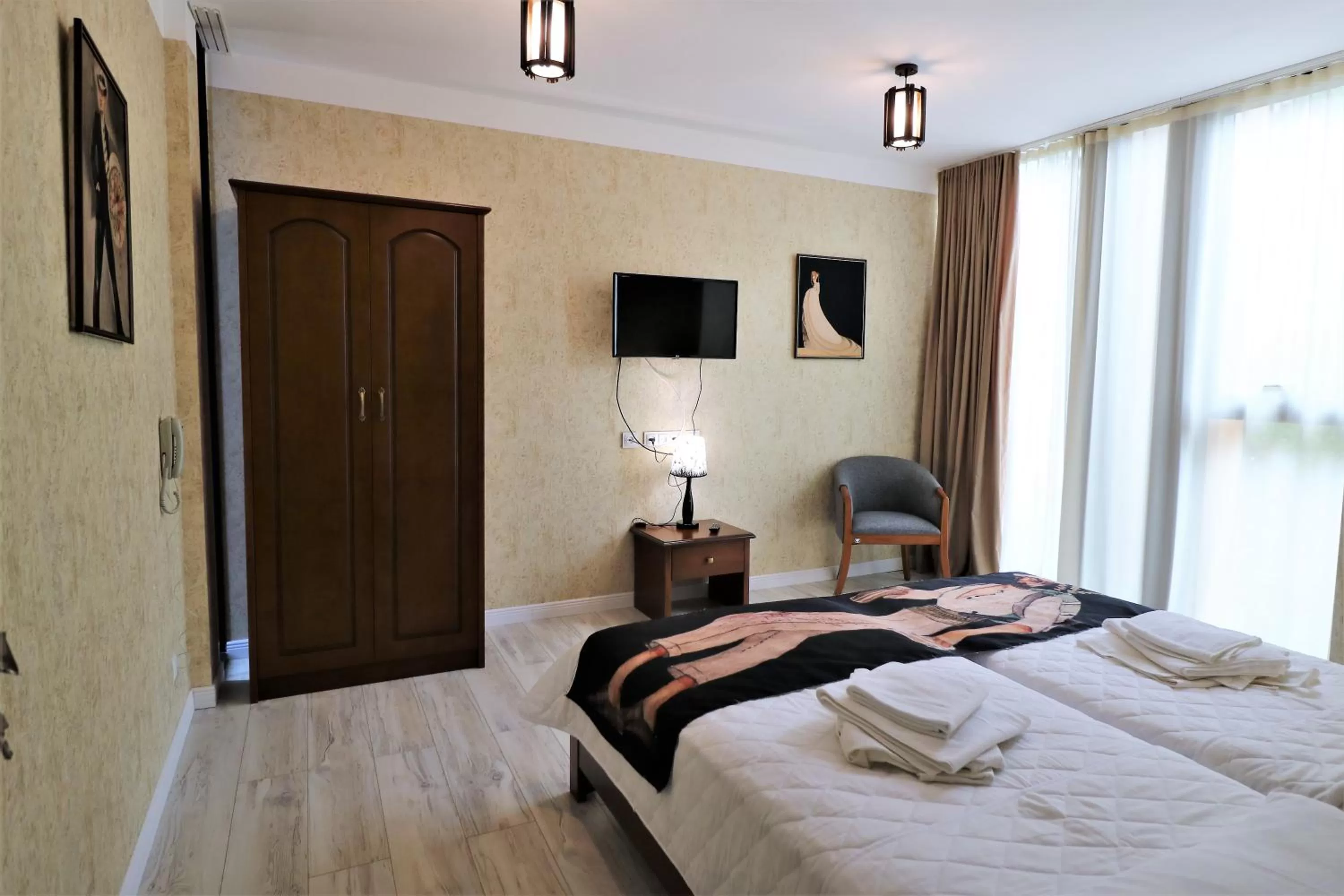 Bedroom, Bed in Hotel Liberty Theatre