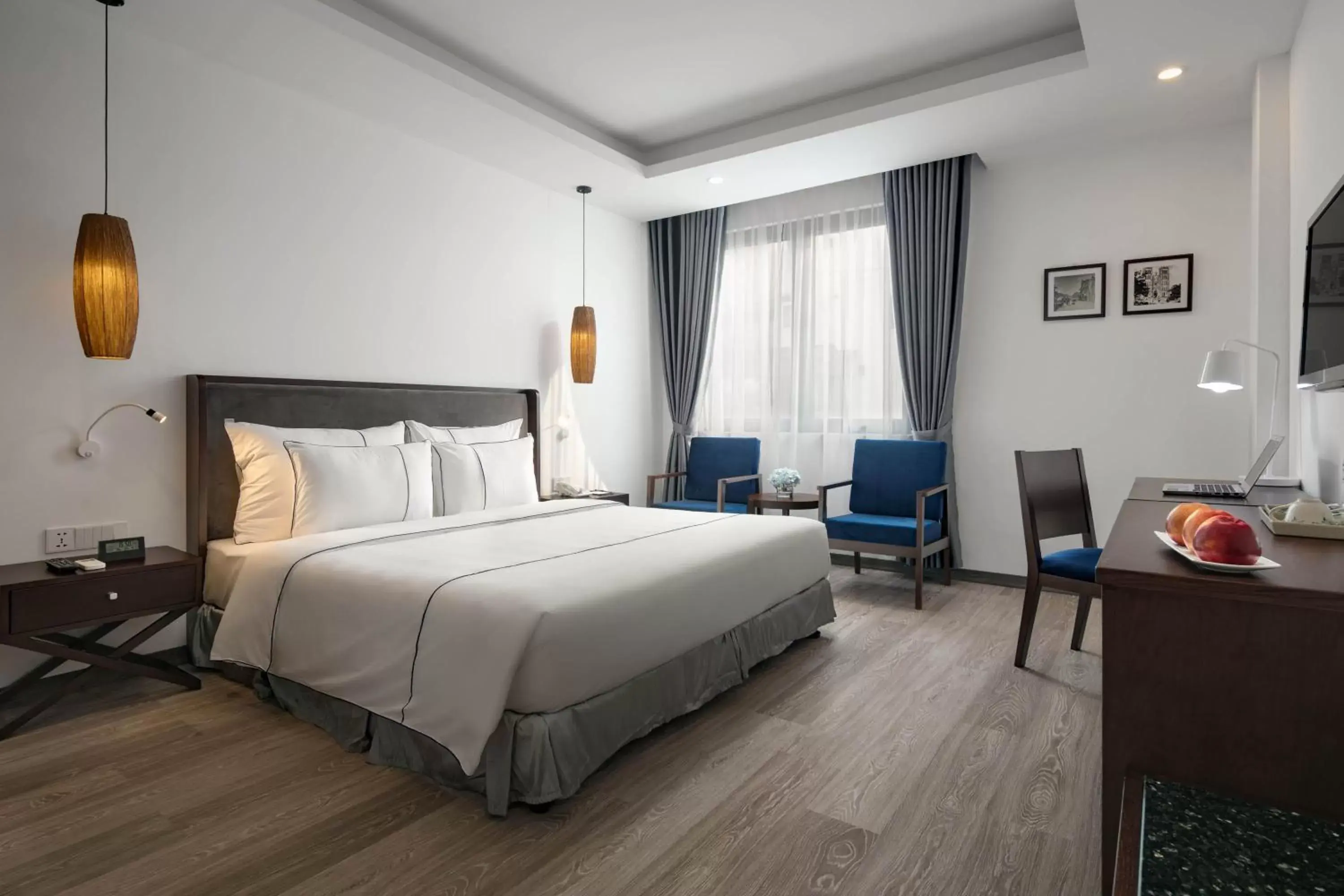 Deluxe Double or Twin Room with City View in Bonsella Hotel Deluxe Double or Twin Room with City View in Bonsella Hotel