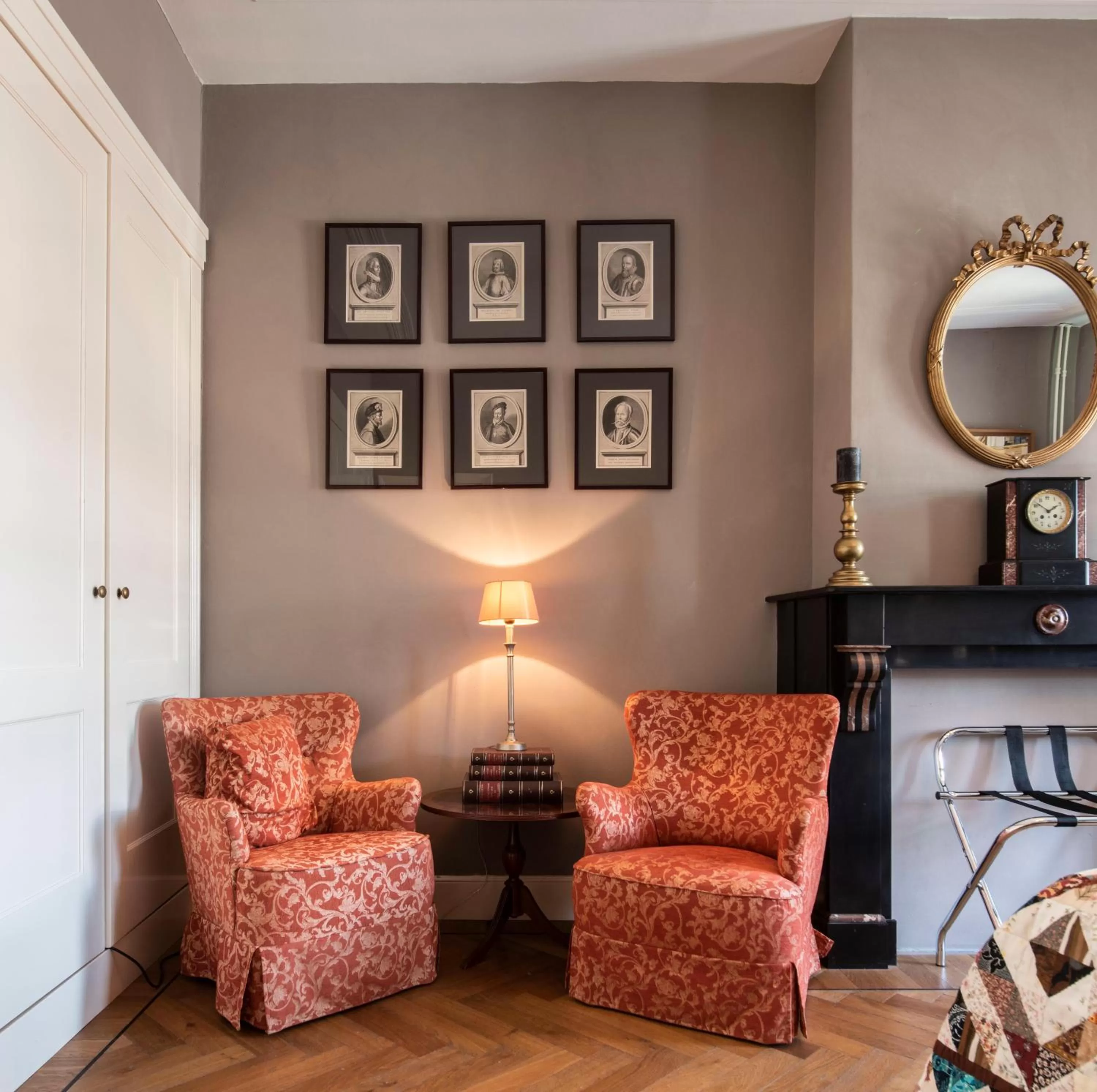 Seating Area in B&B De Schiedamse Suites